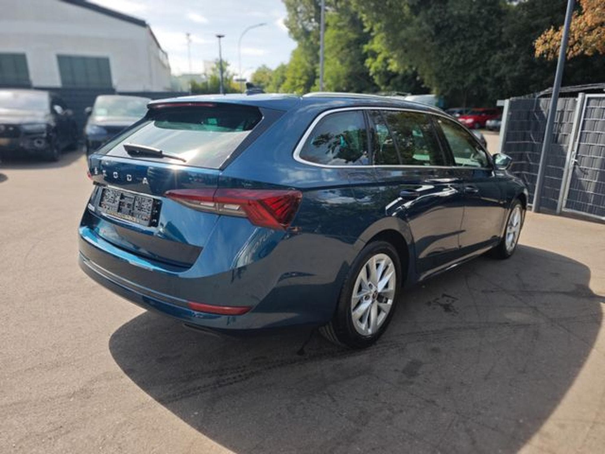 Skoda Octavia OCTAVIA*PANORAMA*APPLE CAR*NAVI*SHZ*VIRTUAL* (2023) - Foto 6