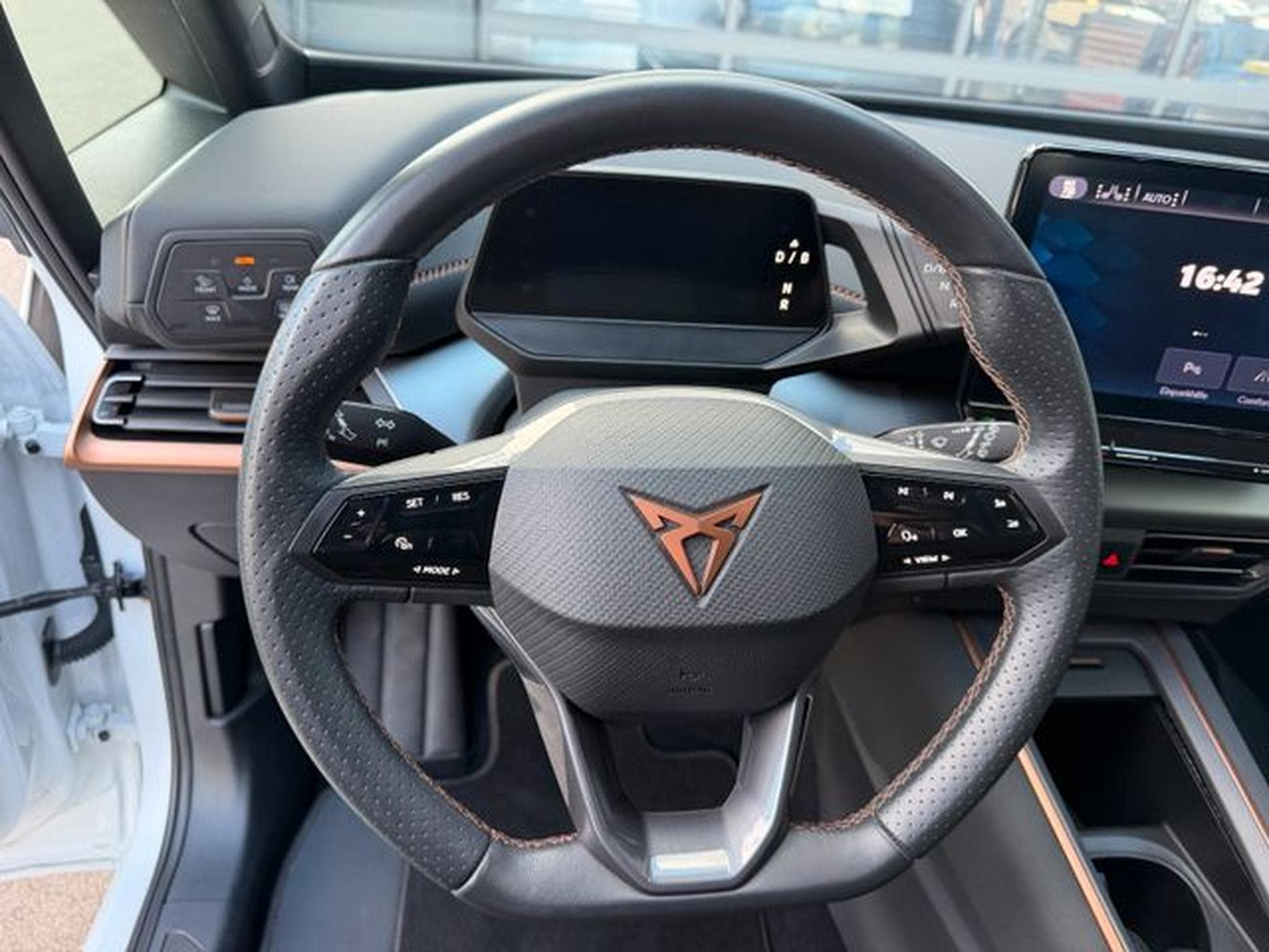 Cupra Born Born 150kW 58kWh Key Navi Kamera Full-Link (2023) - Foto 13