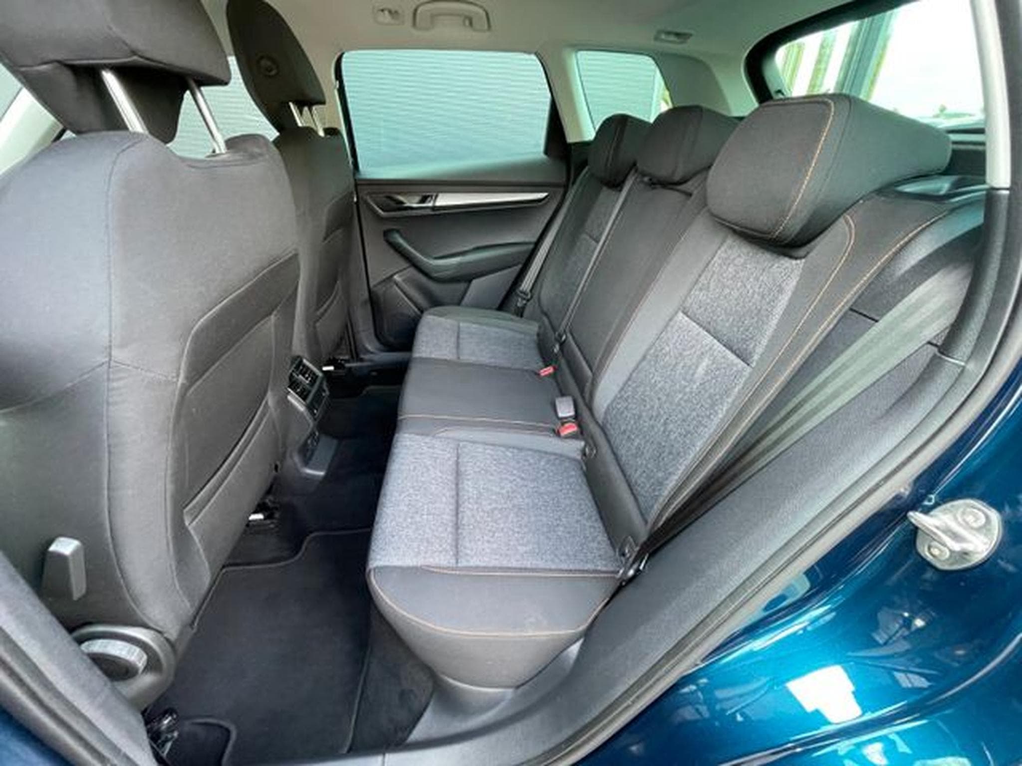 Skoda Karoq Karoq 1,5TSi DSG Clever AHK Kamera Keyless Sitz (2022) - Foto 12
