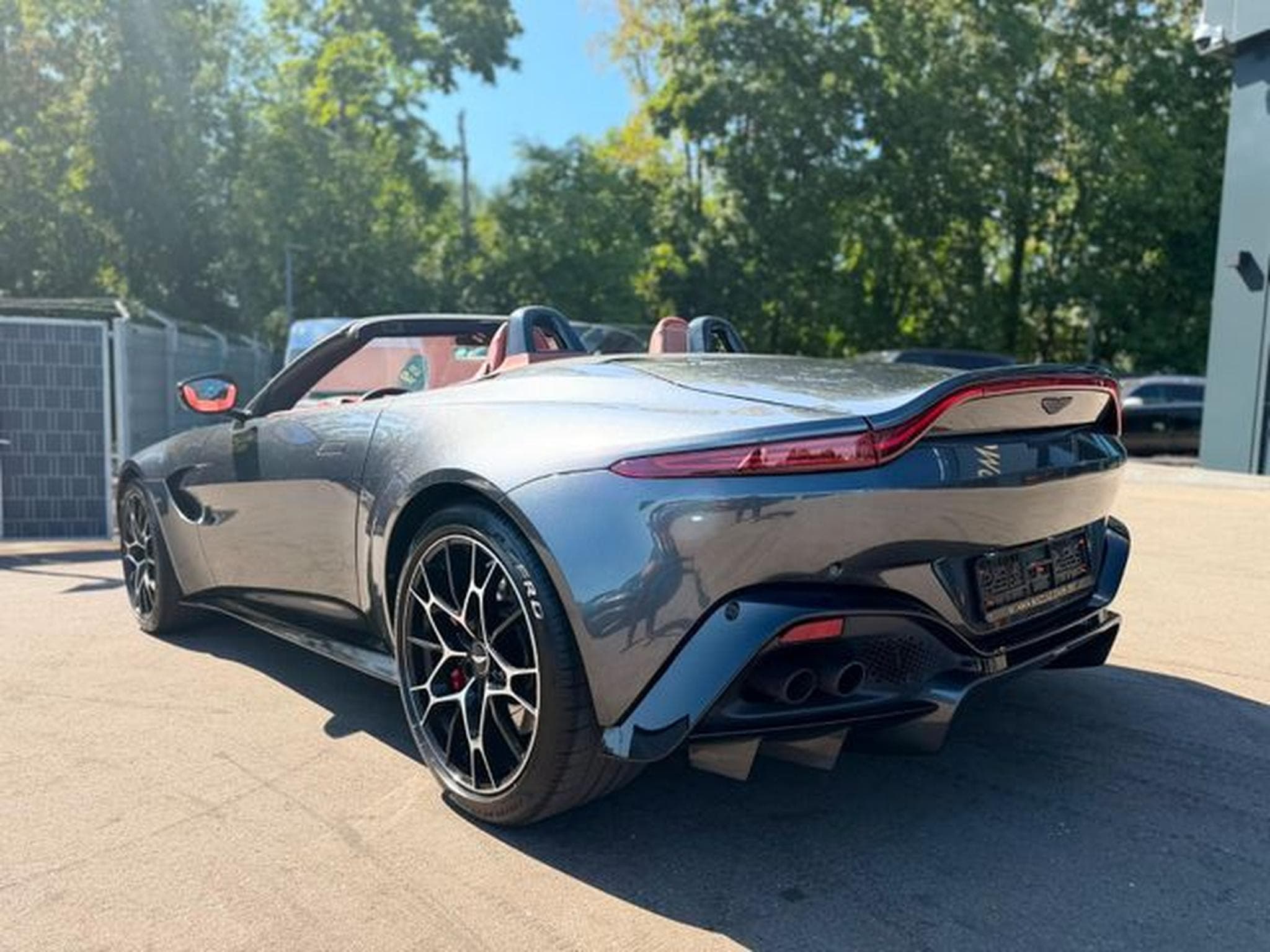 Aston-Martin V8 Vantage V8 VANTAGE 4.0 V8 ROADSTER*UNFALLFREI*LED*360°* (2021) - Foto 12