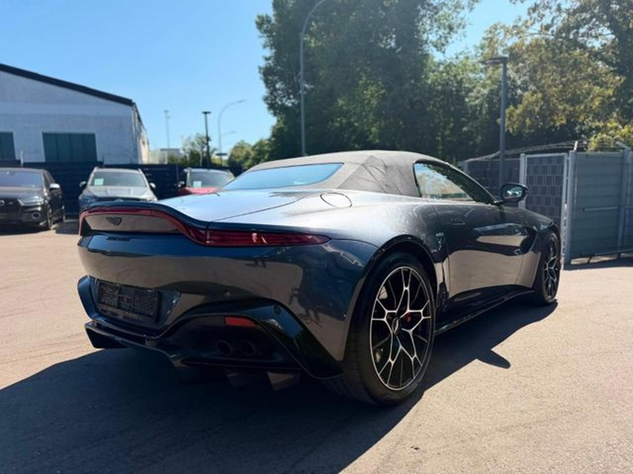 Aston-Martin V8 Vantage V8 VANTAGE 4.0 V8 ROADSTER*UNFALLFREI*LED*360°* (2021) - Foto 9