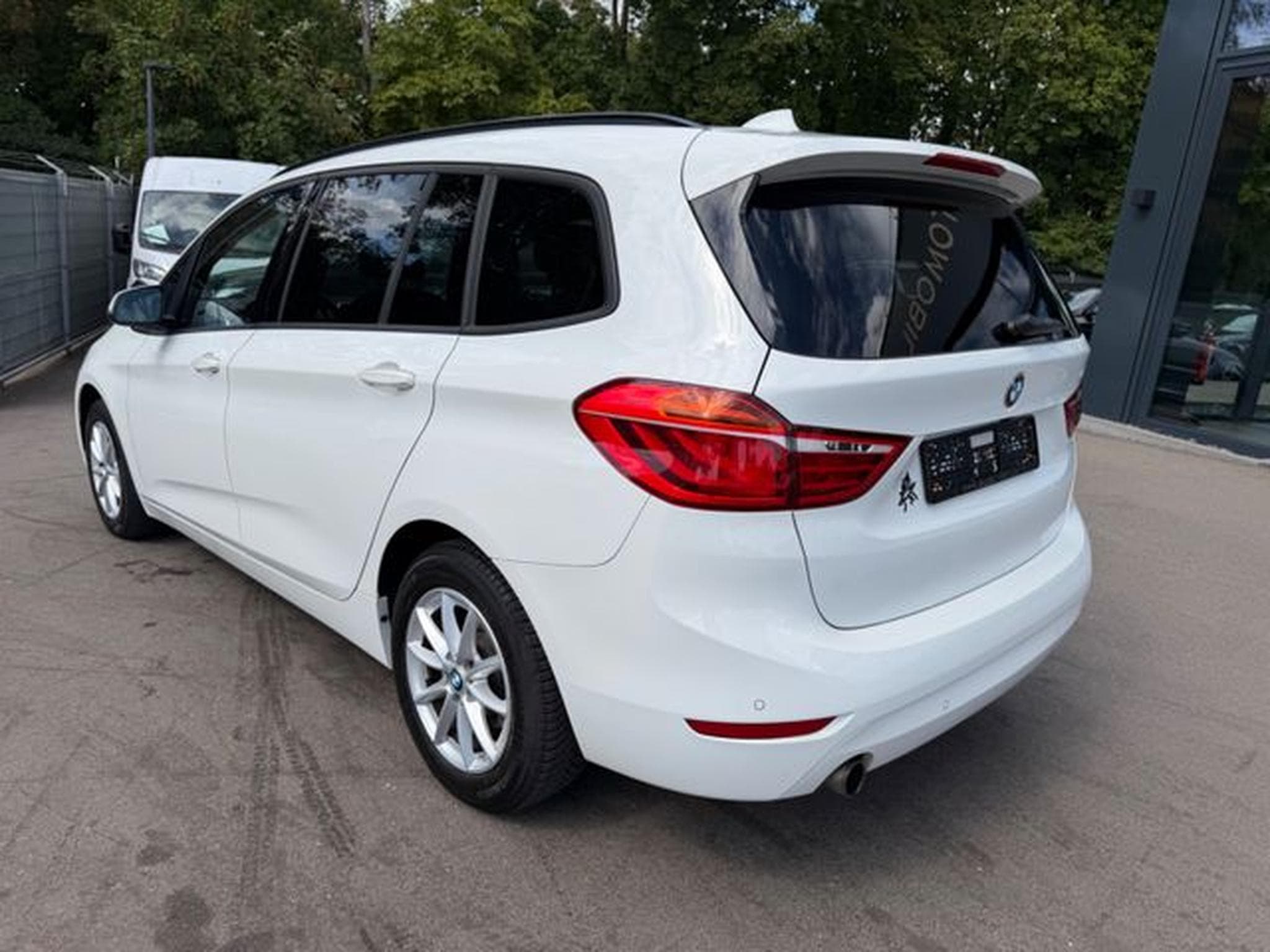 BMW 218 218 GRAN TOURER *AUTOMATIK*NAVI*PANO*SHZ*KAMERA* (2016) - Foto 8
