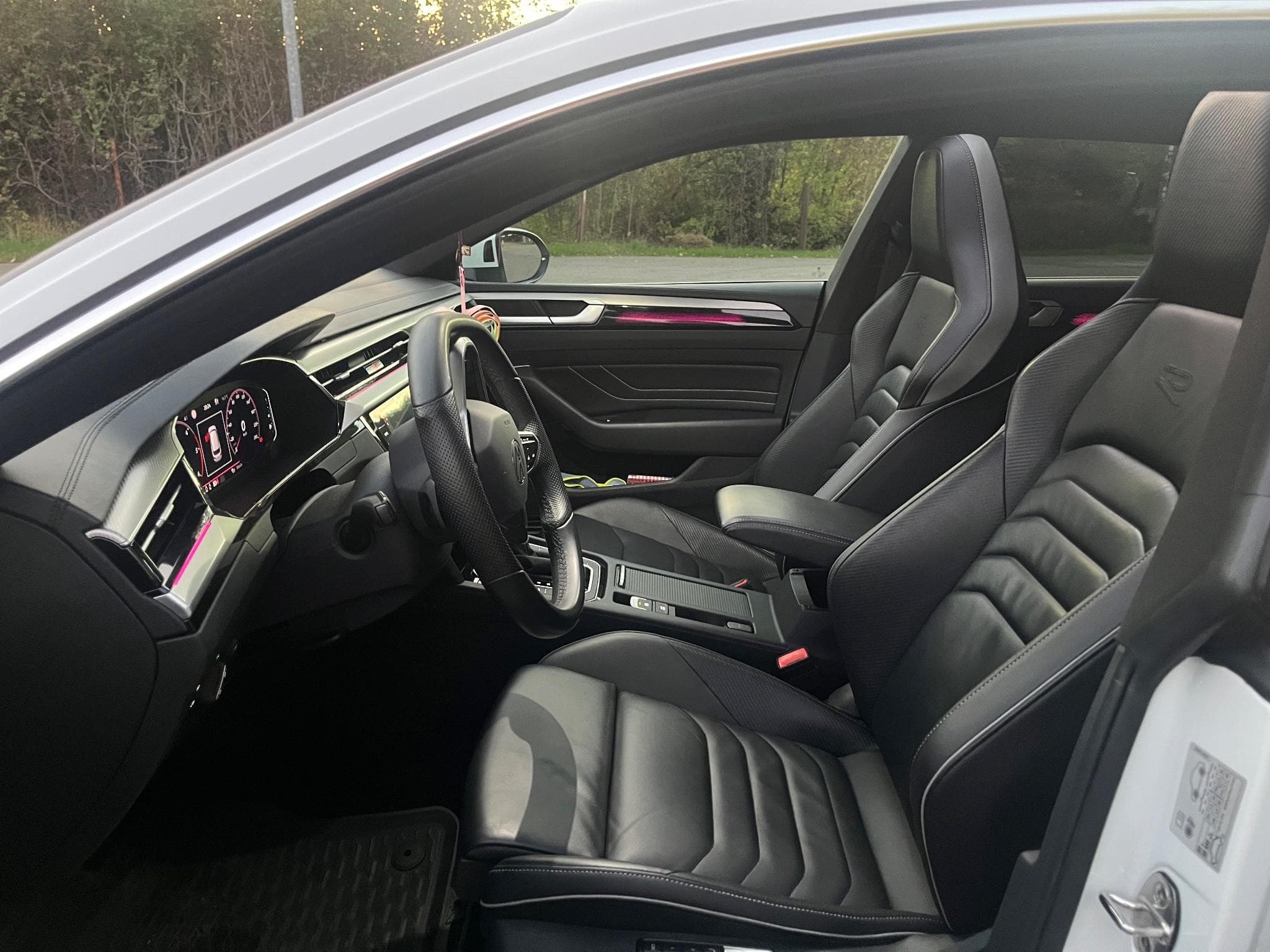 VW Arteon Shooting Brake 2.0 Tdi 200 R-Line 4Motio (2021) - Photo 3