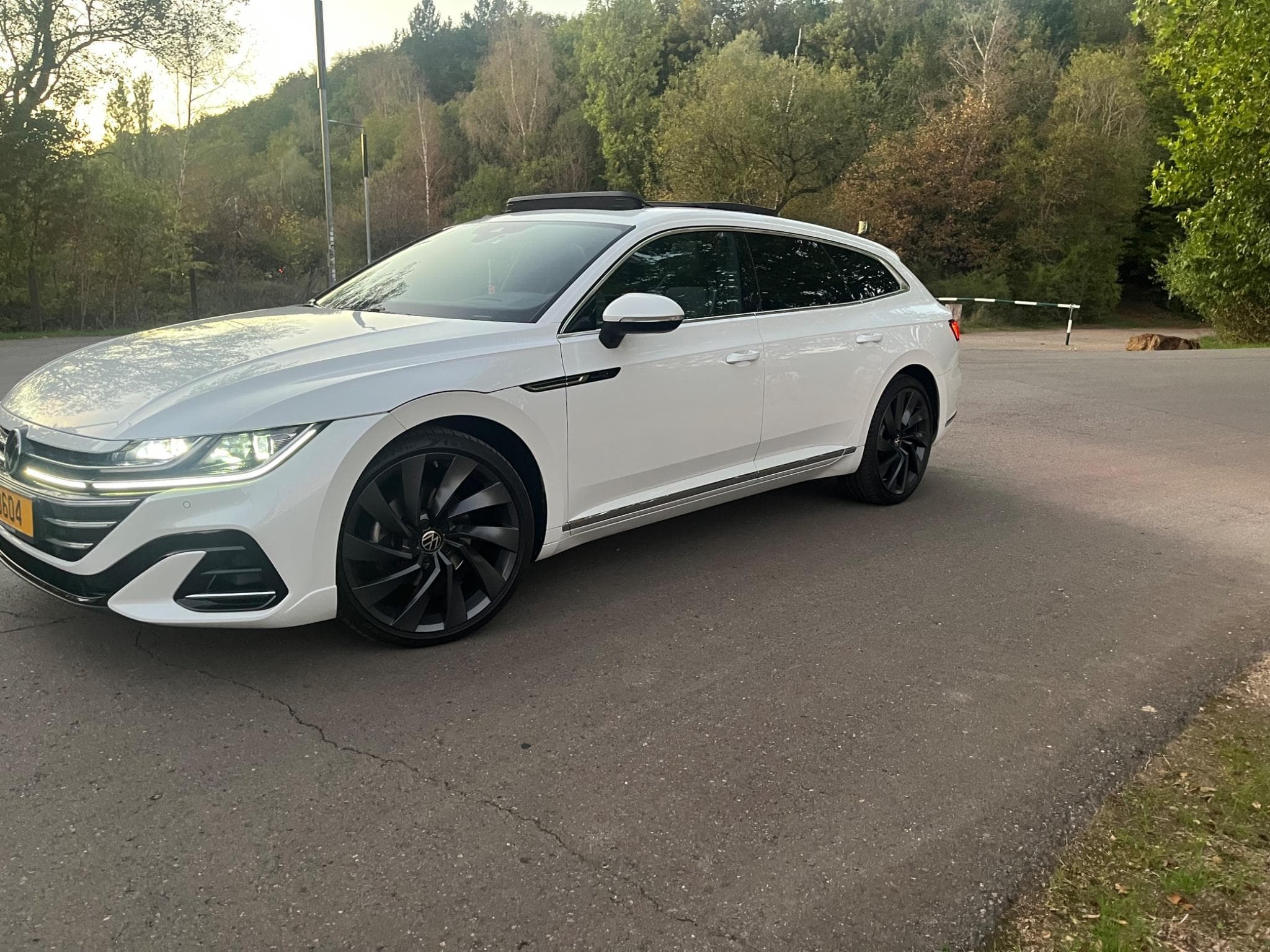 VW Arteon Shooting Brake 2.0 Tdi 200 R-Line 4Motio (2021) - Photo 1