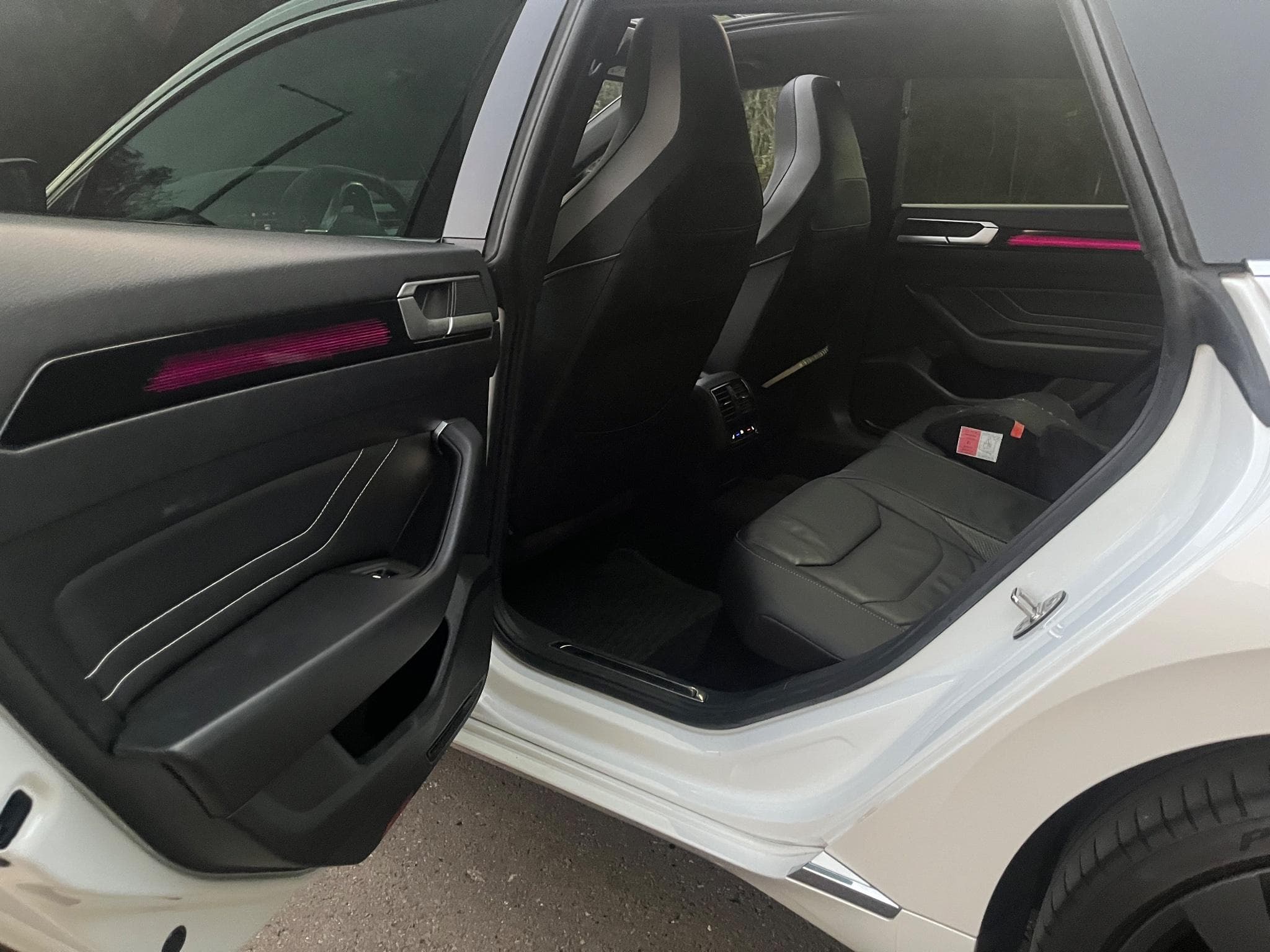 VW Arteon Shooting Brake 2.0 Tdi 200 R-Line 4Motio (2021) - Photo 8
