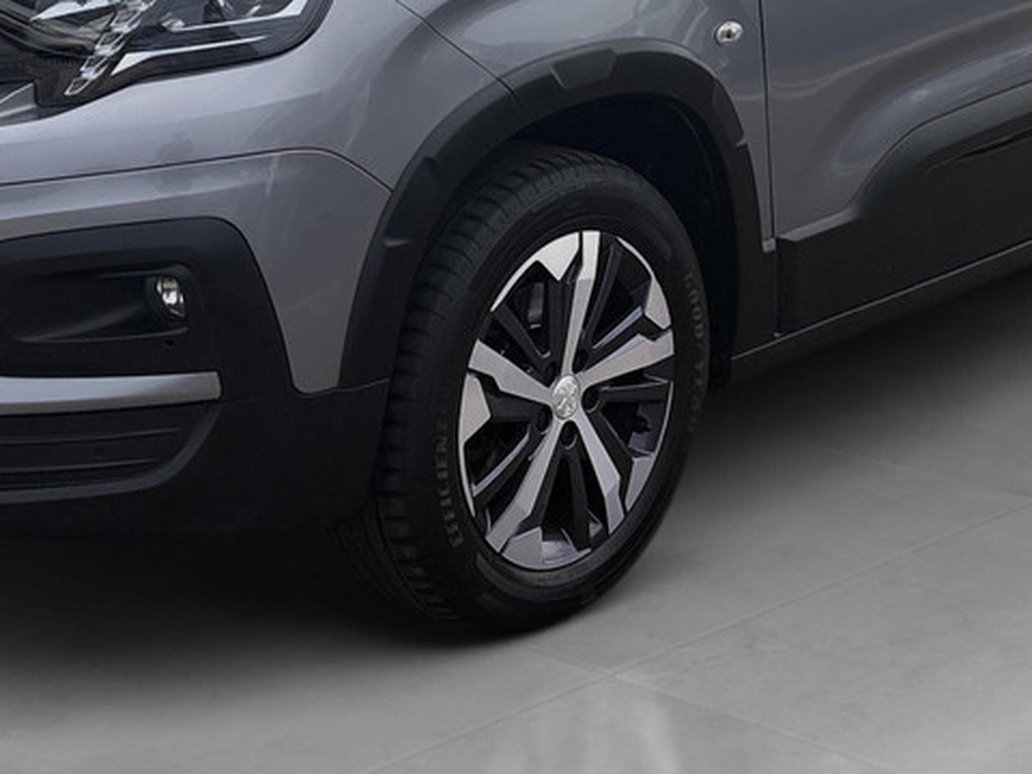 Peugeot Rifter 1.5 BlueHDi 130 EAT8 S/S GT Line (2020) - Foto 13