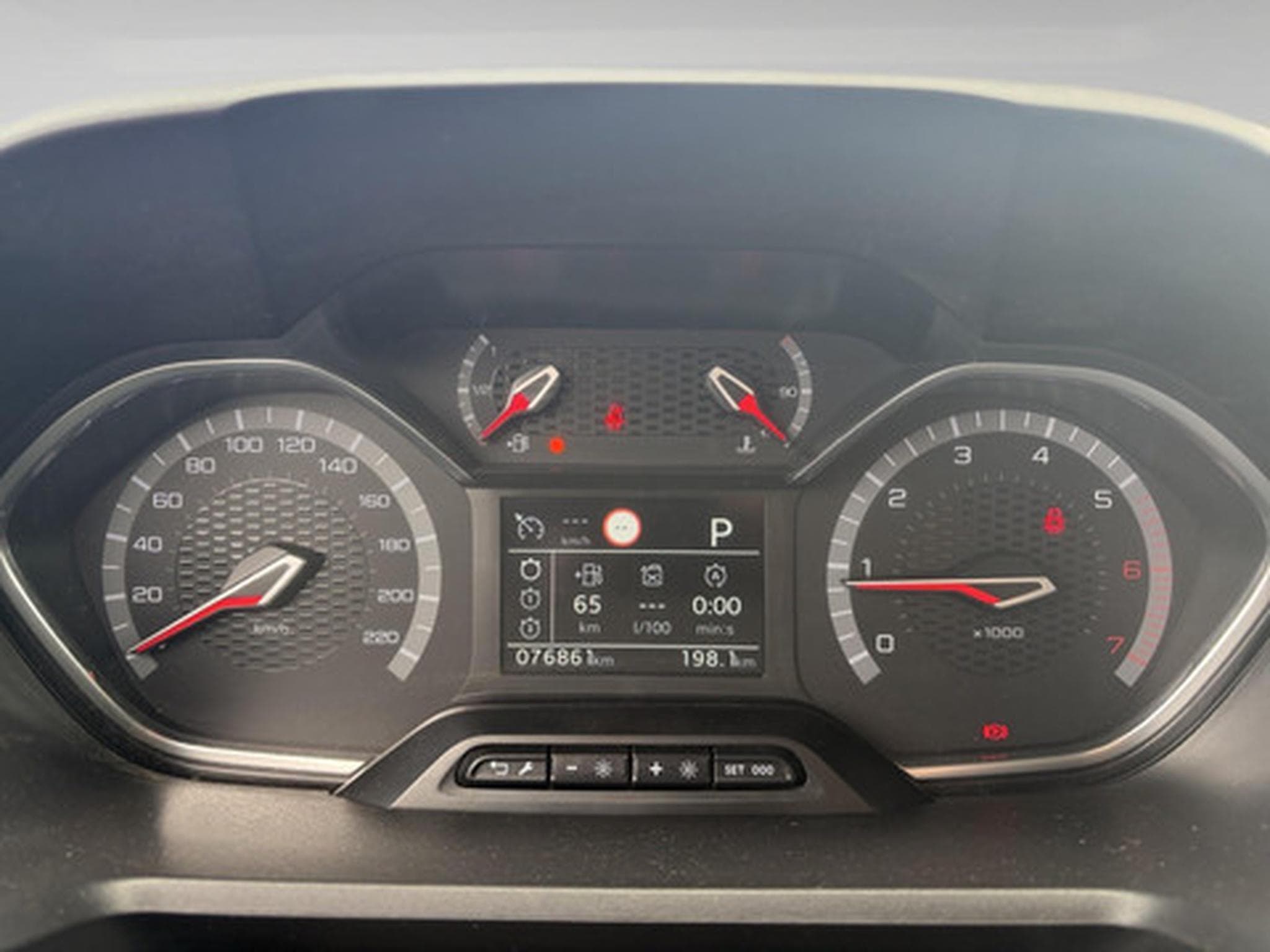 Peugeot Rifter 1.5 BlueHDi 130 EAT8 S/S GT Line (2020) - Foto 15