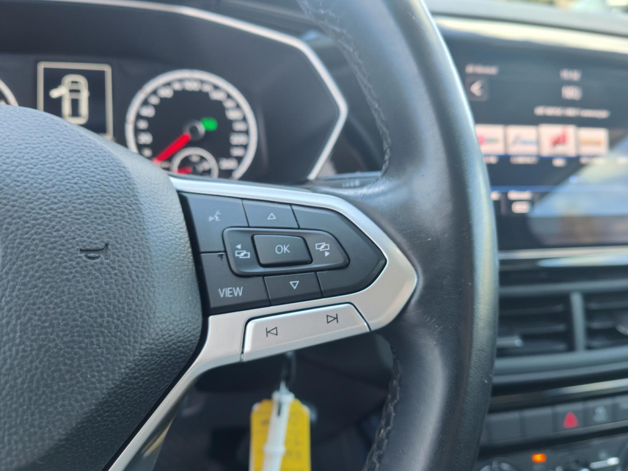VW T-Cross 1.0 TSI DSG CLIM SIEGES CHAUFF BLUETOOTH (2019) - Photo 17