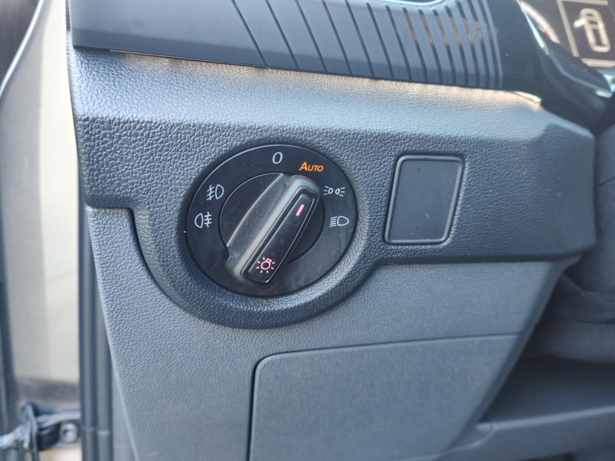 VW T-Cross 1.0 TSI DSG CLIM SIEGES CHAUFF BLUETOOTH (2019) - Photo 19