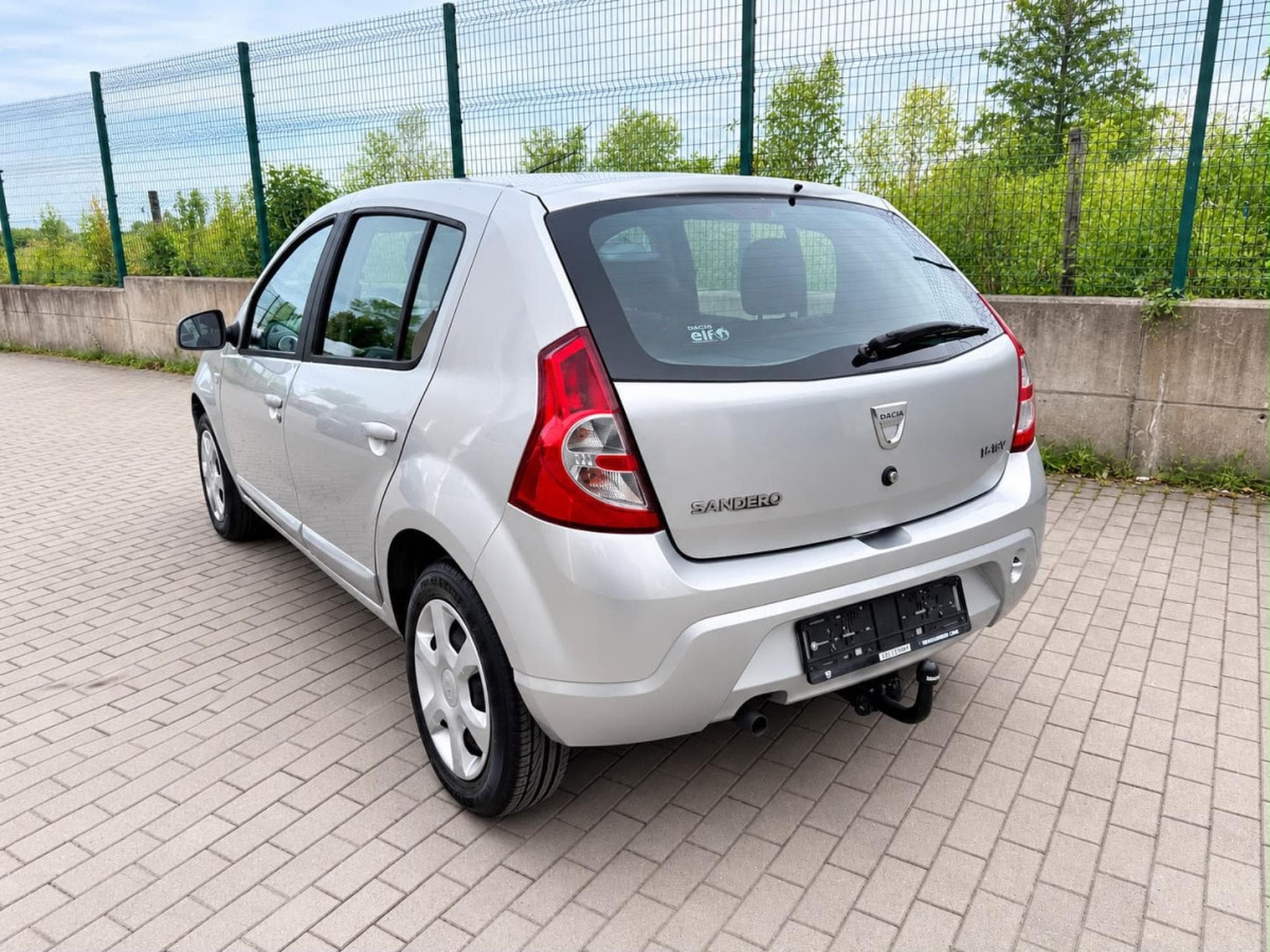 Dacia Sandero 1.5 dCi Laureate (2011) - Photo 4