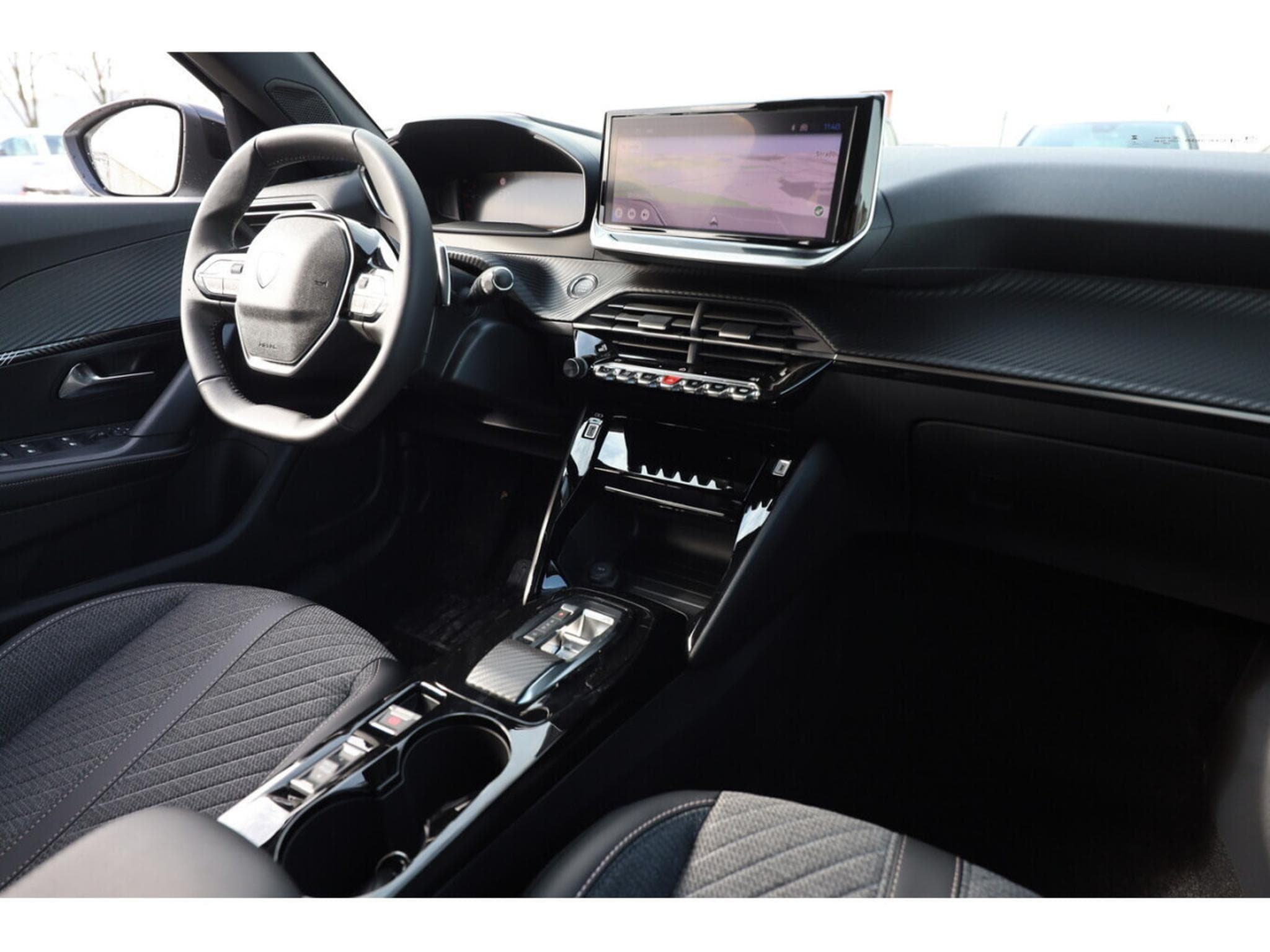 Peugeot 2008 1.2 Hybrid e-DSC6 145 Allure (2025) - Foto 10