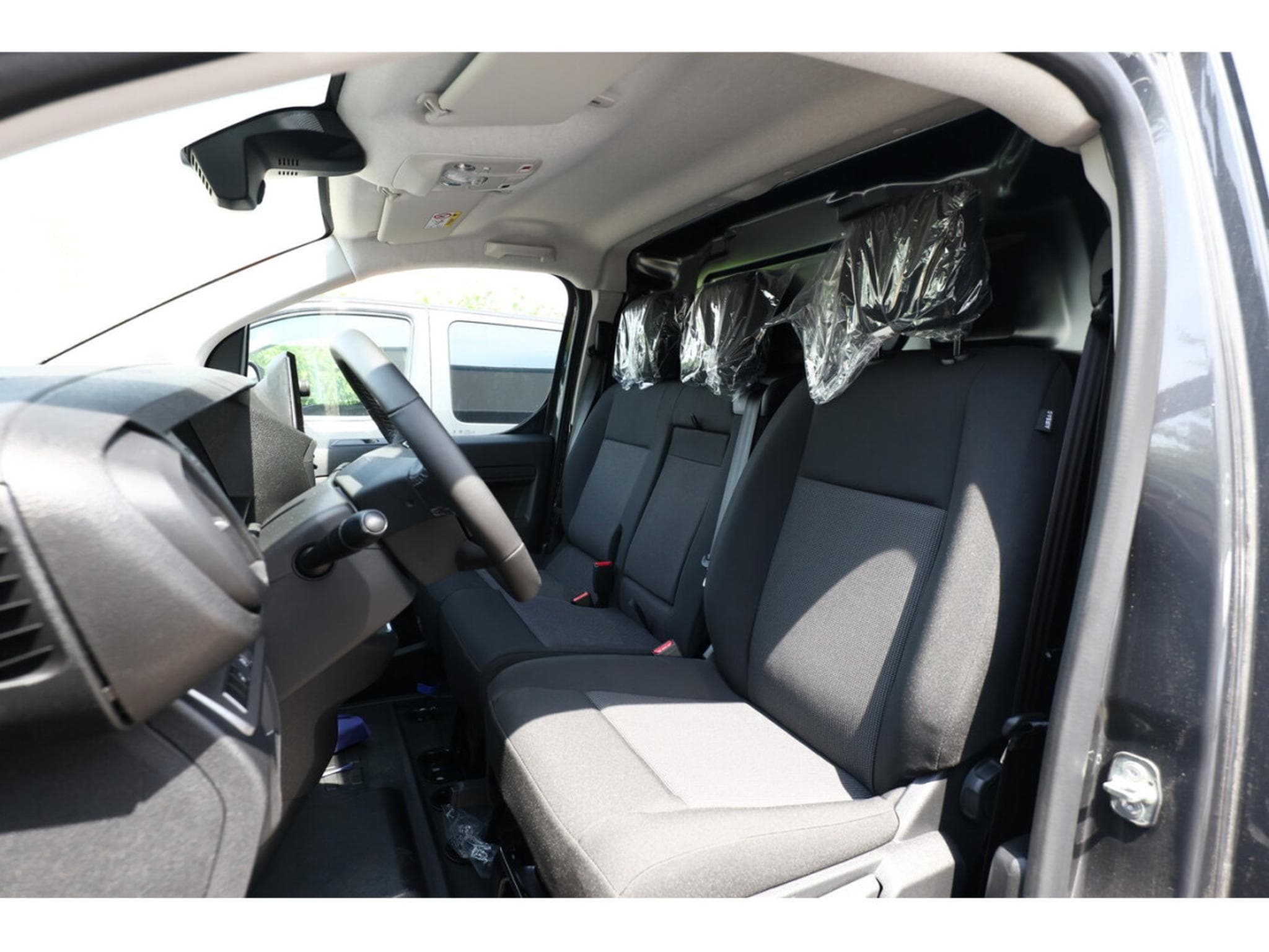 Citroën Jumpy 2.0 BlueHDI EAT8 150 XL Confort (2026) - Photo 6