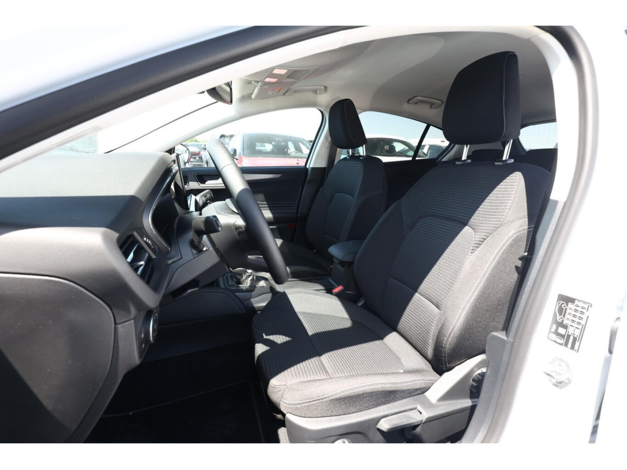 Ford Focus 1.0i Ecoboost 125 Titanium X (2026) - Foto 6