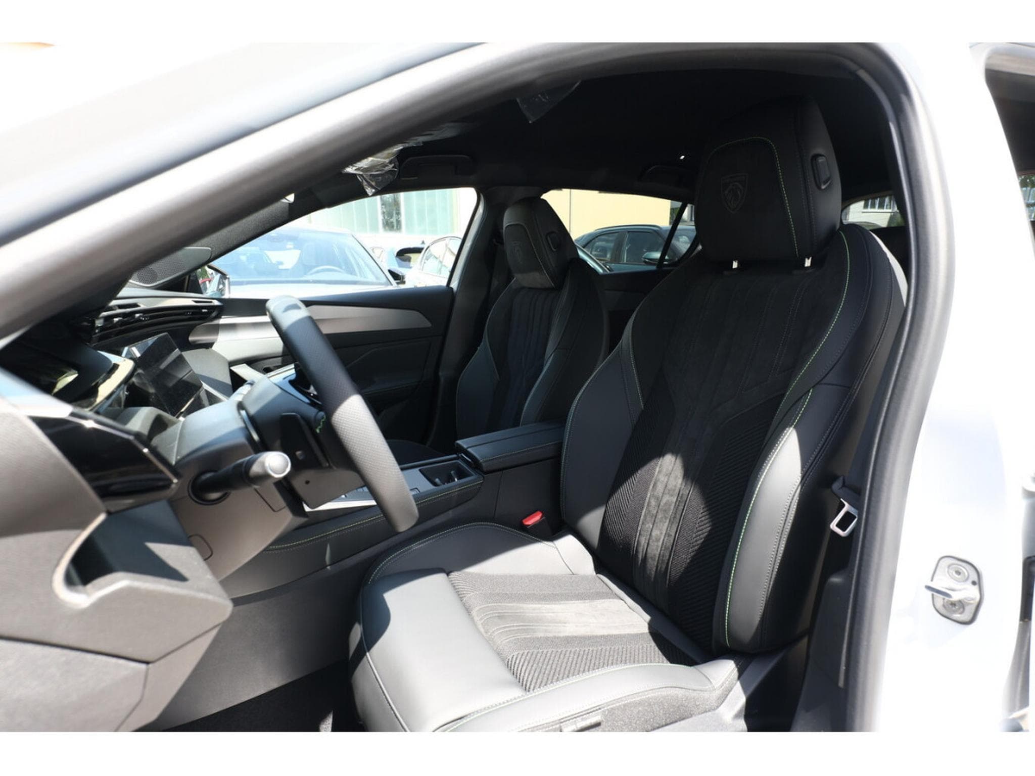 Peugeot 308 1.2  Hybrid e-DSC6 136 GT (2026) - Photo 7