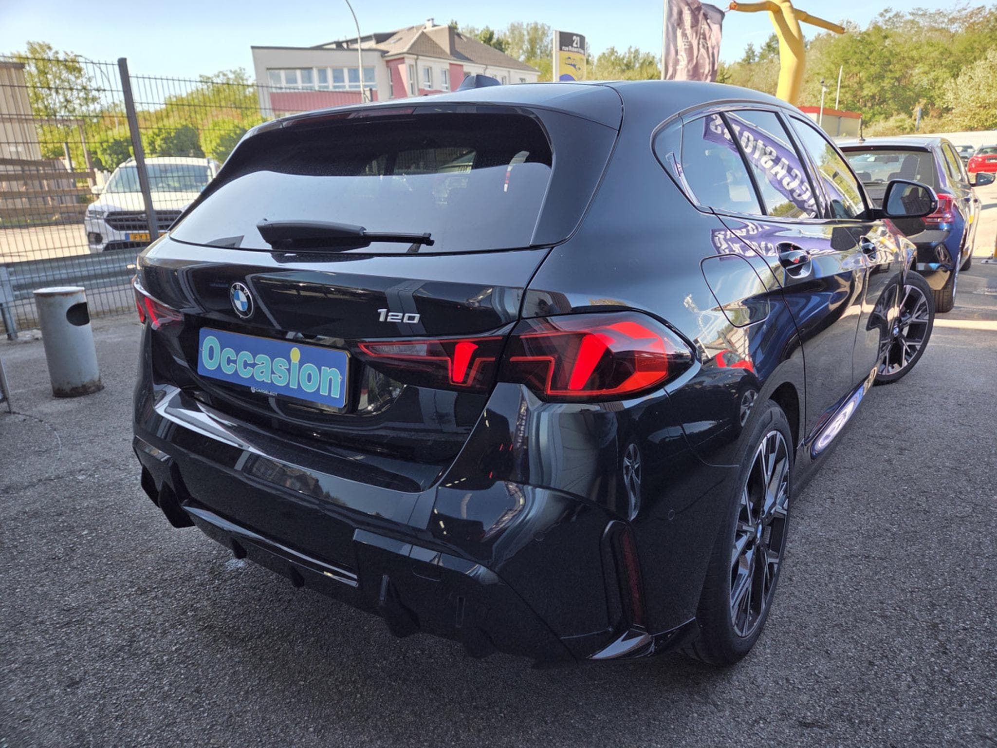 BMW 120 i M SPORT AUTO. 156cv thermique + 14cv elect. (2025) - Photo 4