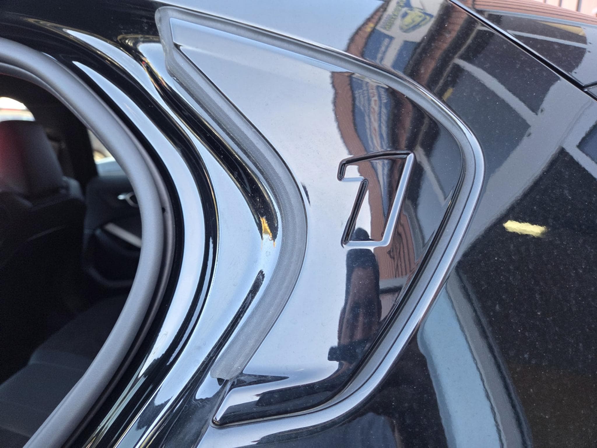 BMW 120 i M SPORT AUTO. 156cv thermique + 14cv elect. (2025) - Photo 6