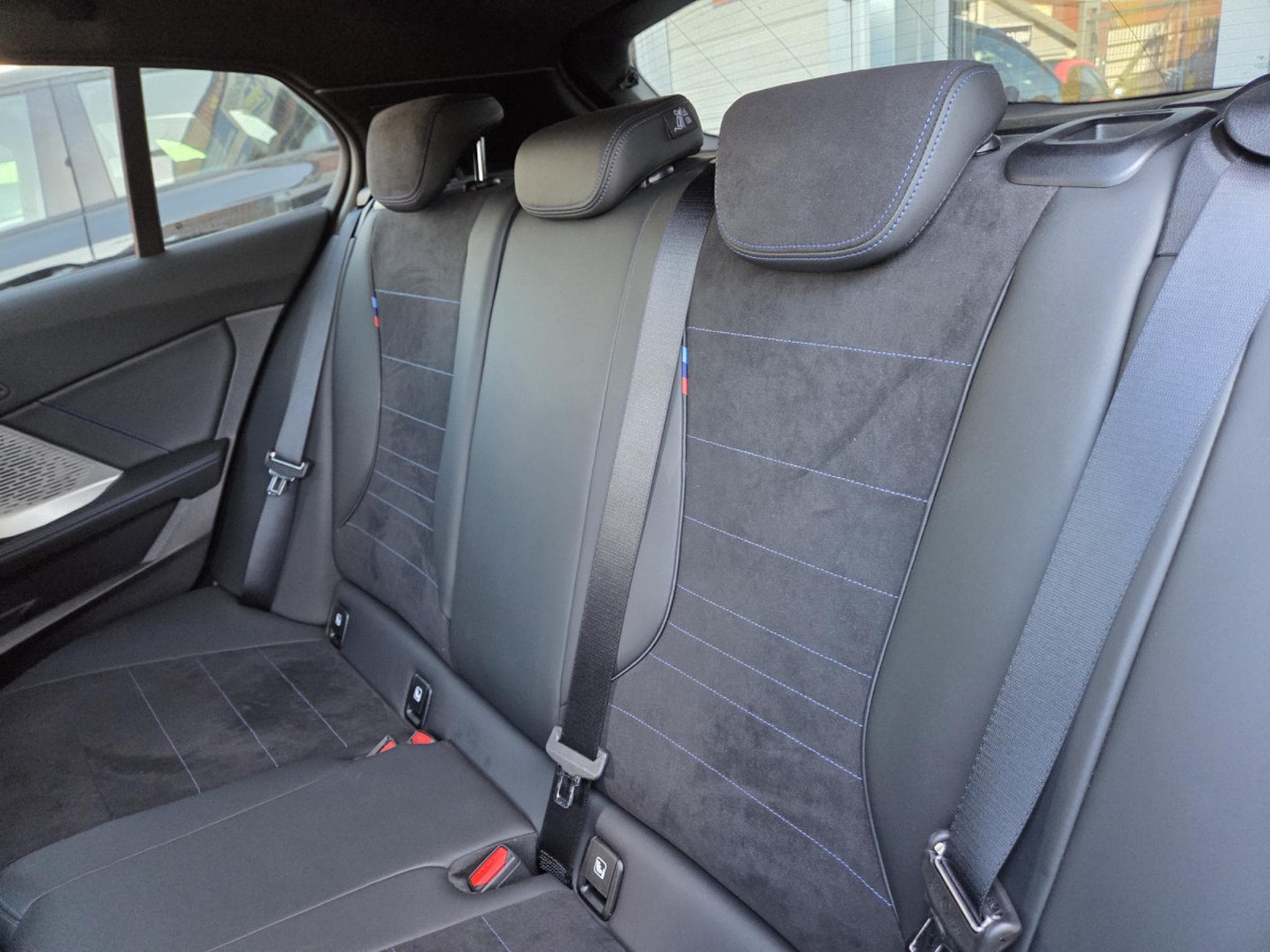 BMW 120 i M SPORT AUTO. 156cv thermique + 14cv elect. (2025) - Photo 21
