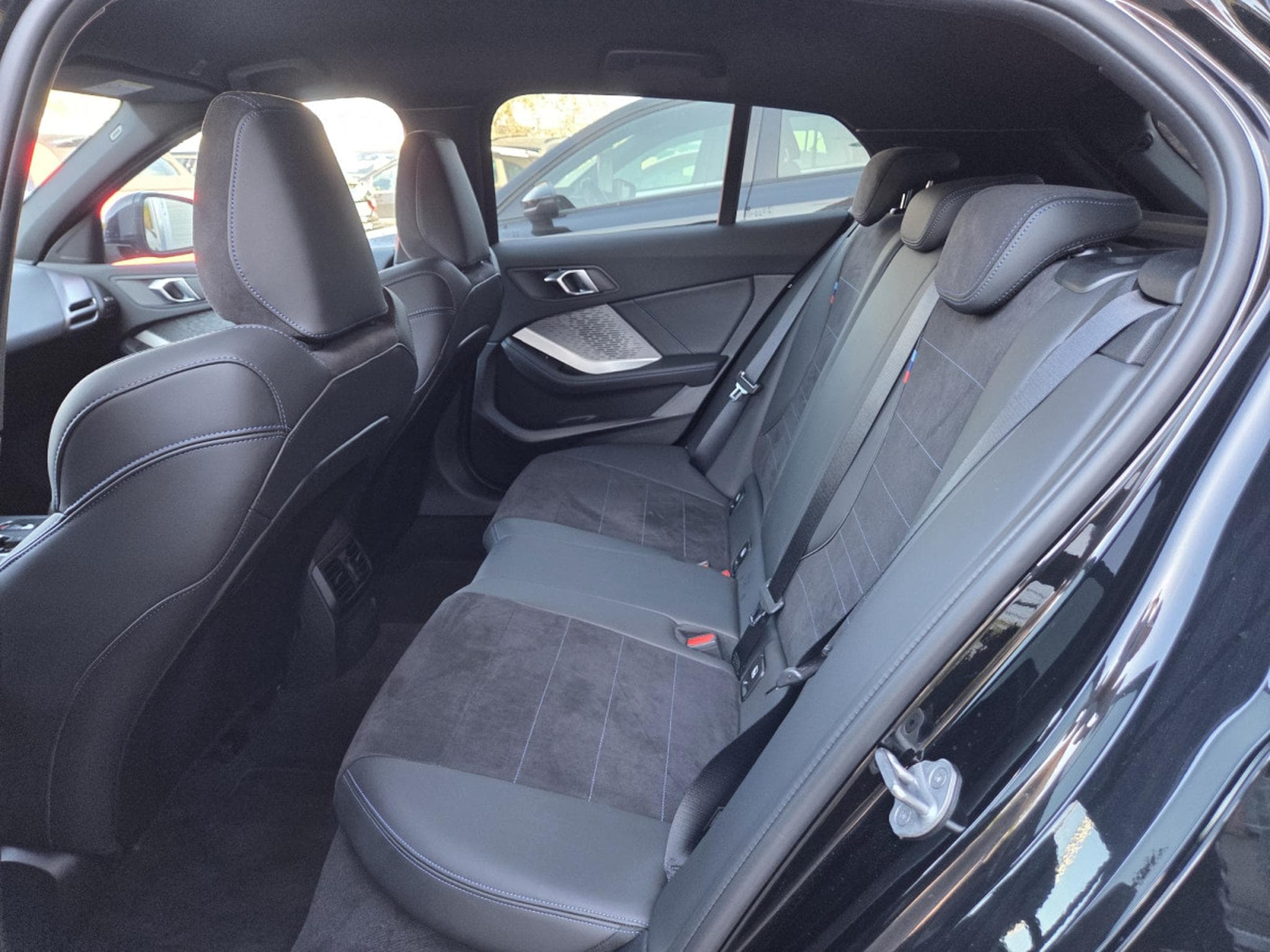 BMW 120 i M SPORT AUTO. 156cv thermique + 14cv elect. (2025) - Photo 20