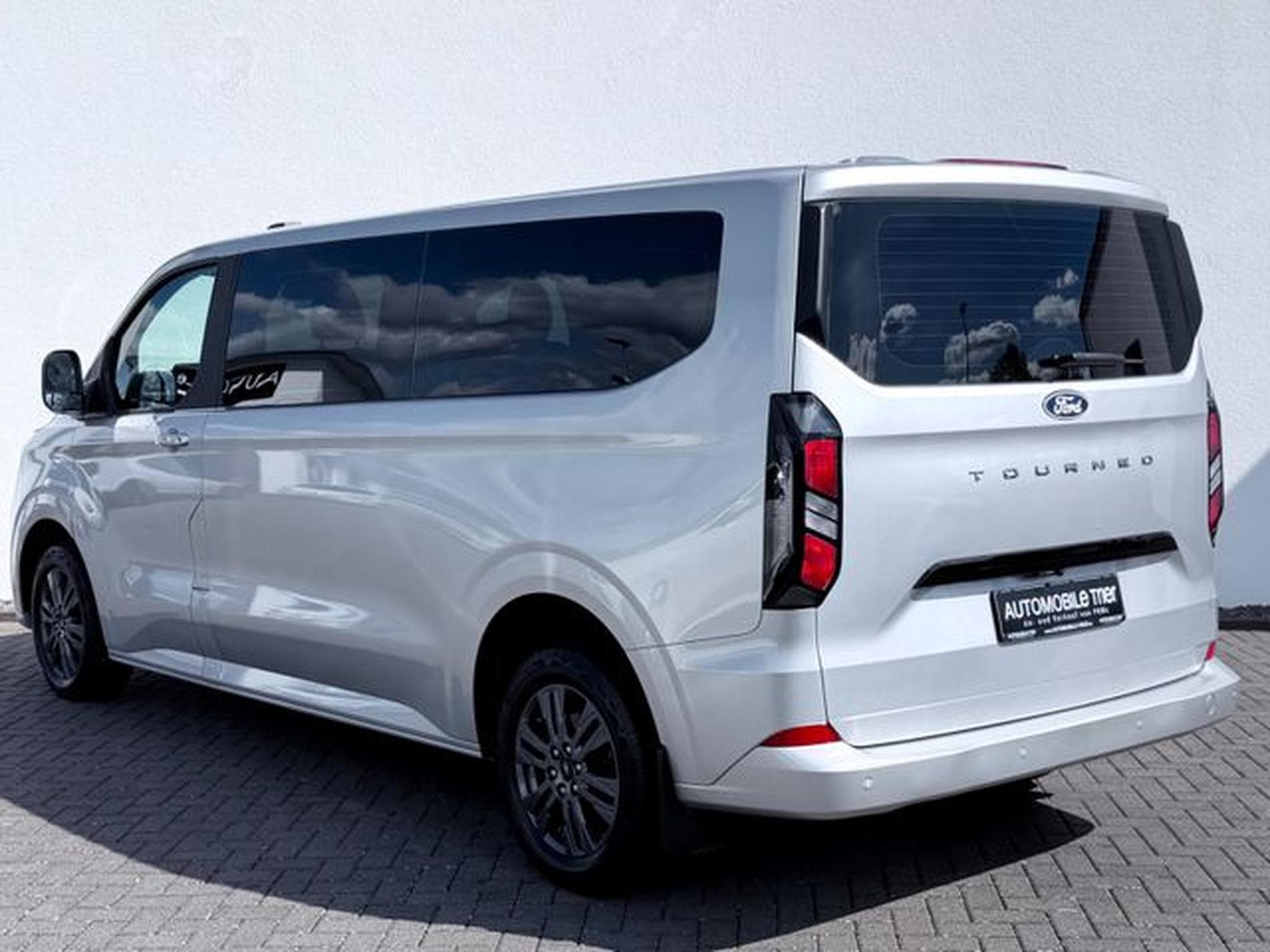 Ford Tourneo Tourneo Custom 2.0d EcoBlue L2 Titanium 9.Sitzer (2024) - Foto 7
