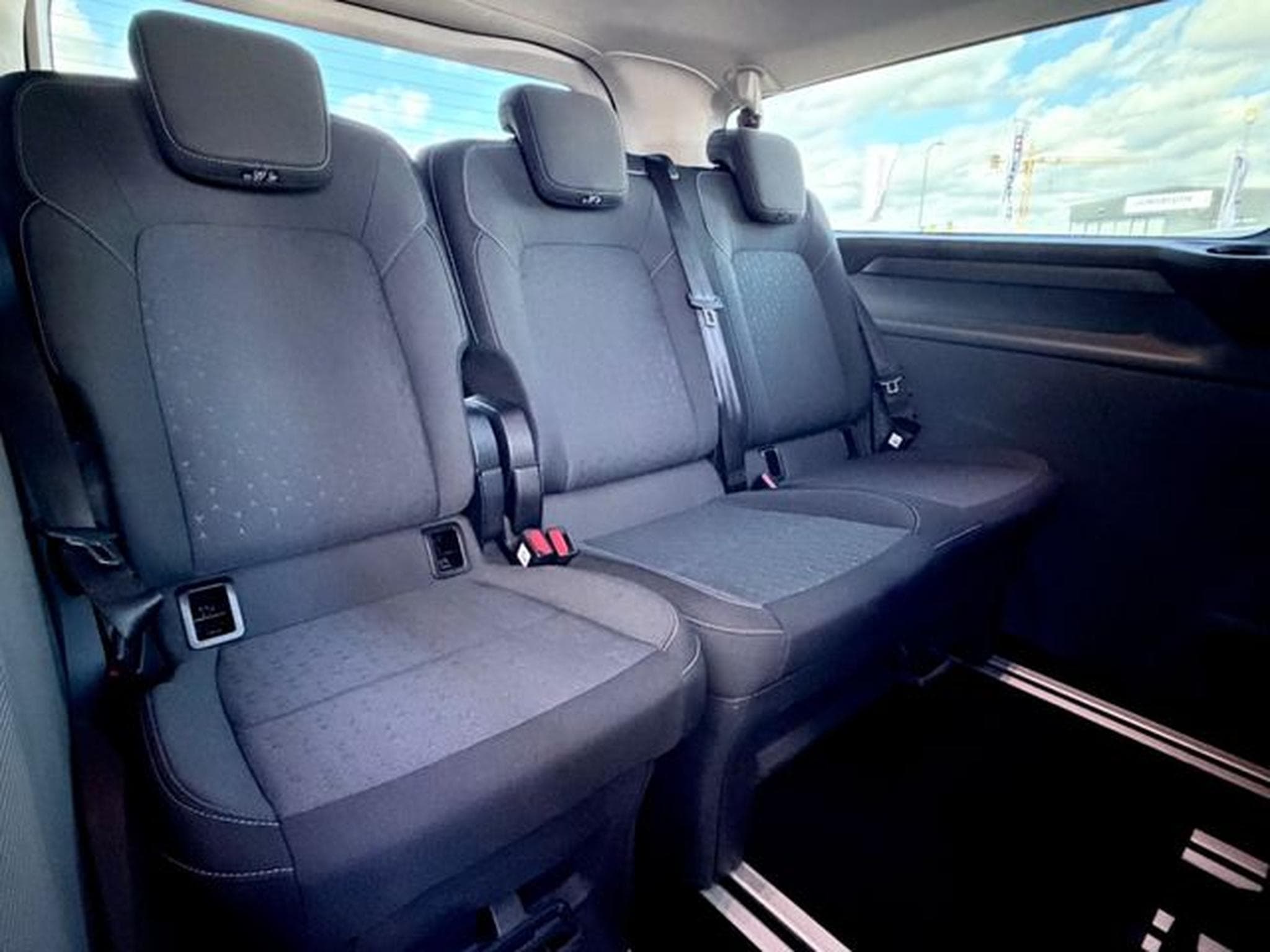 Ford Tourneo Tourneo Custom 2.0d EcoBlue L2 Titanium 9.Sitzer (2024) - Foto 15