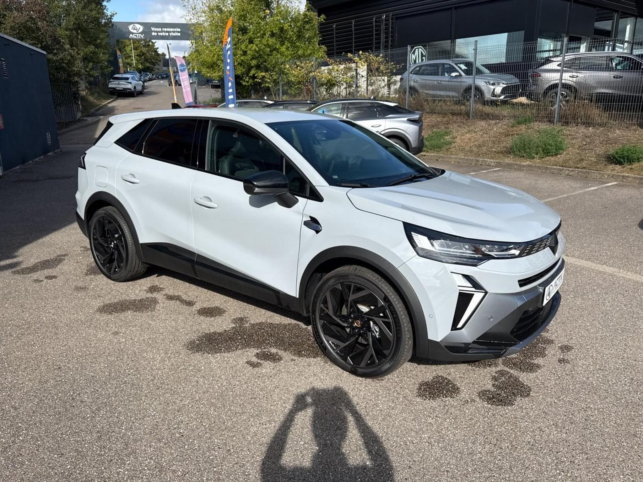 Renault SYMBIOZ 1.8 E-TECH FULL HYBRID 160 ESPRIT ALPINE (2026) - Photo 3