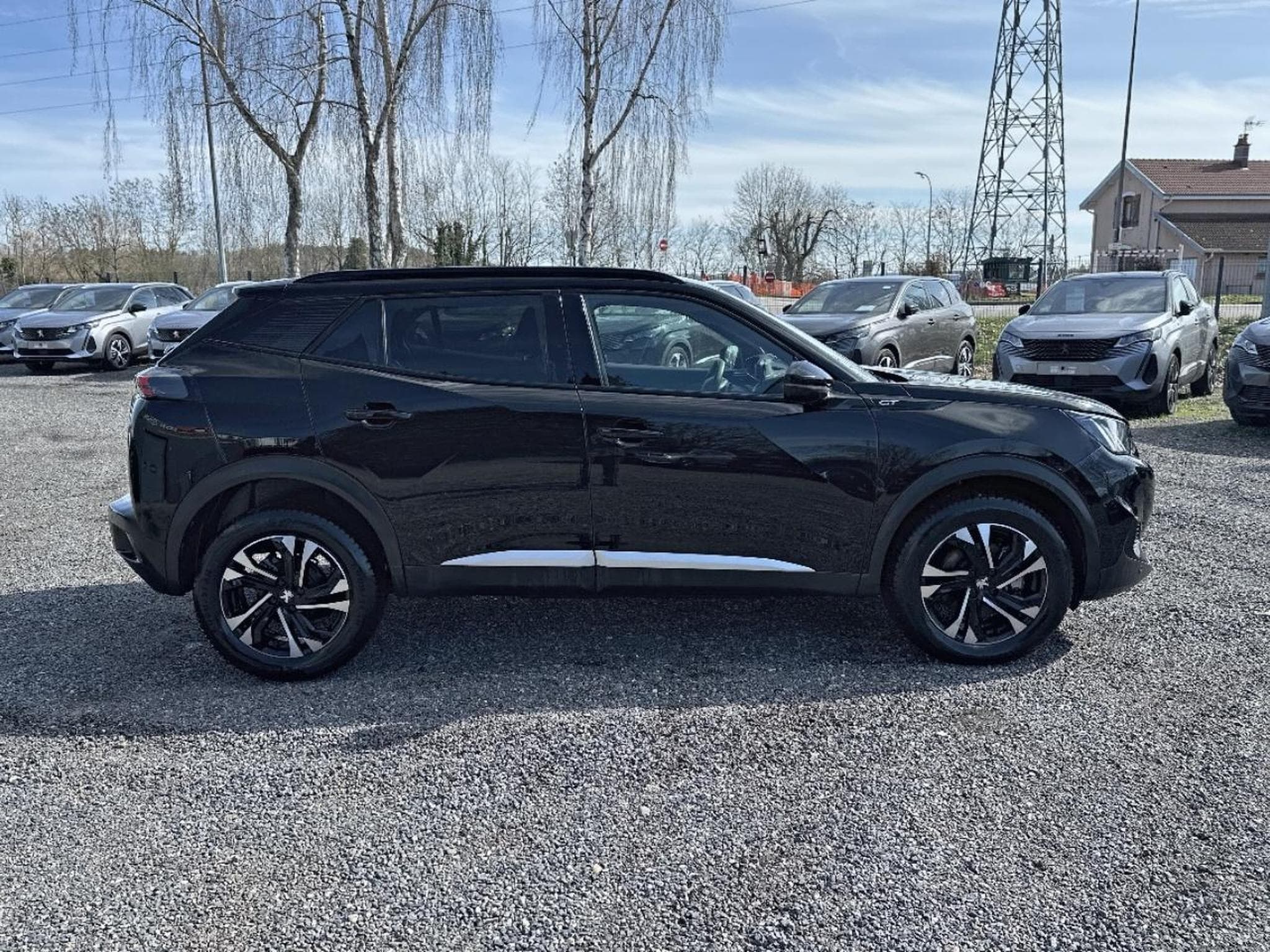 Peugeot 2008 1.5 BLUEHDI 130 GT EAT8 (2023) - Photo 4
