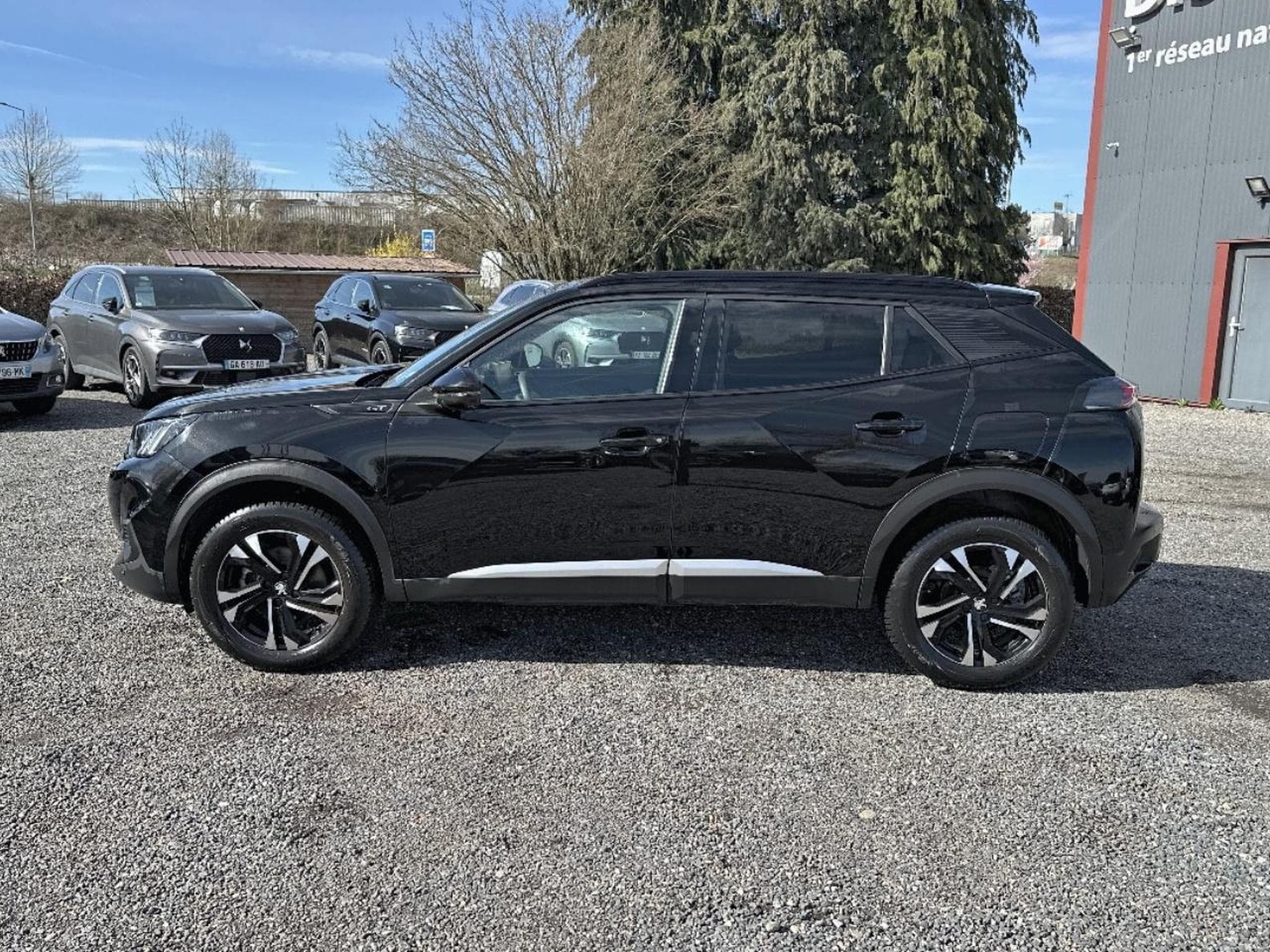 Peugeot 2008 1.5 BLUEHDI 130 GT EAT8 (2023) - Photo 8