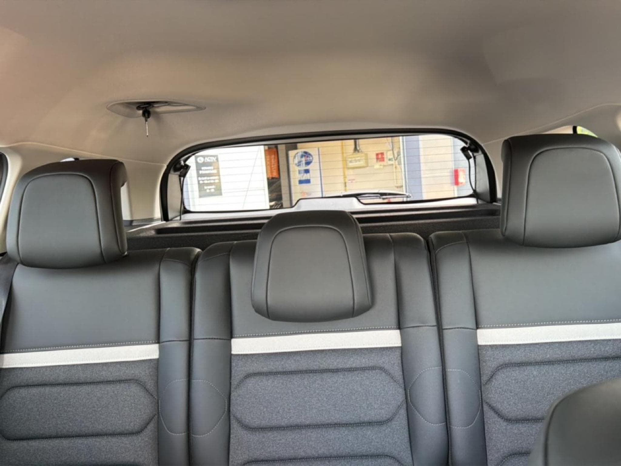 Citroen C5 AIRCROSS 1.2 HYBRIDE 145 MAX BOITE AUTOMATIQUE (2025) - Photo 14