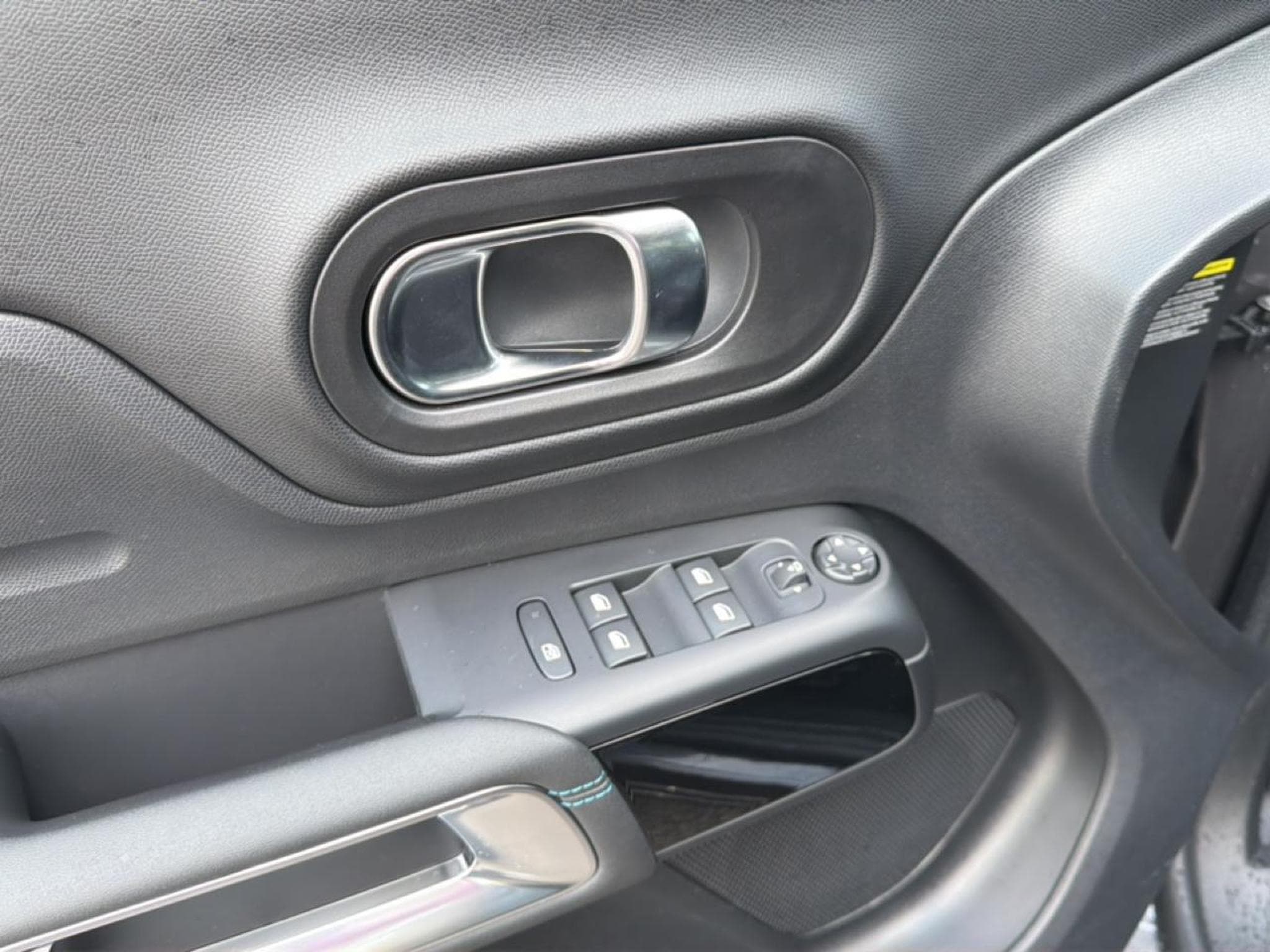 Citroen C5 AIRCROSS 1.2 HYBRIDE 145 MAX BOITE AUTOMATIQUE (2025) - Photo 13