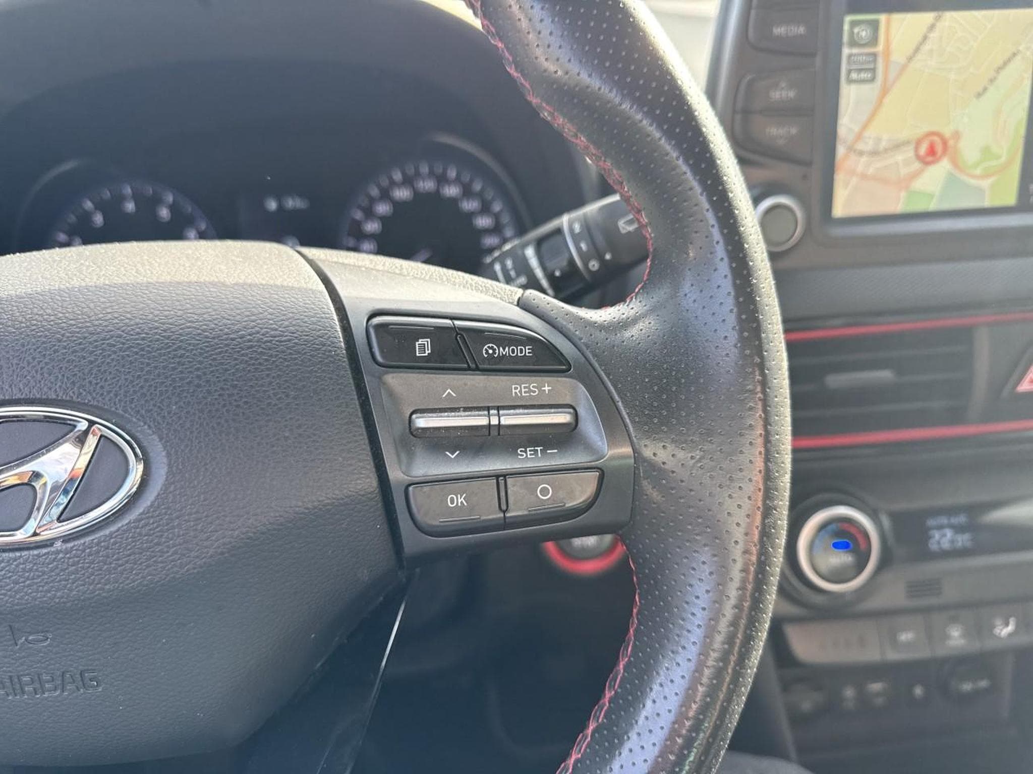 Hyundai KONA 1.0 T-GDI 120 FAP CREATIVE (2019) - Photo 19