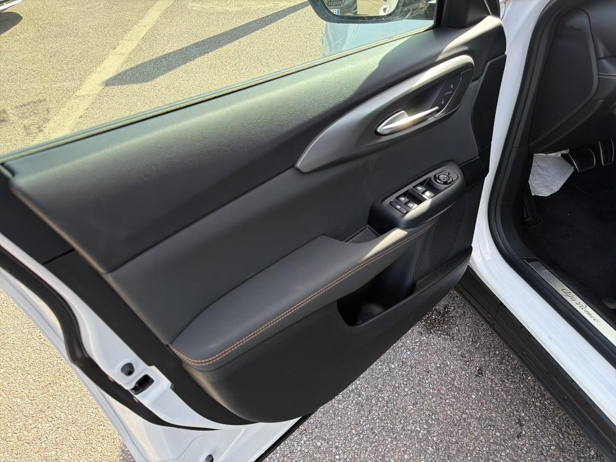 Alfa-Romeo TONALE 1.5 IBRIDA 160 VELOCE TCT (2025) - Photo 16