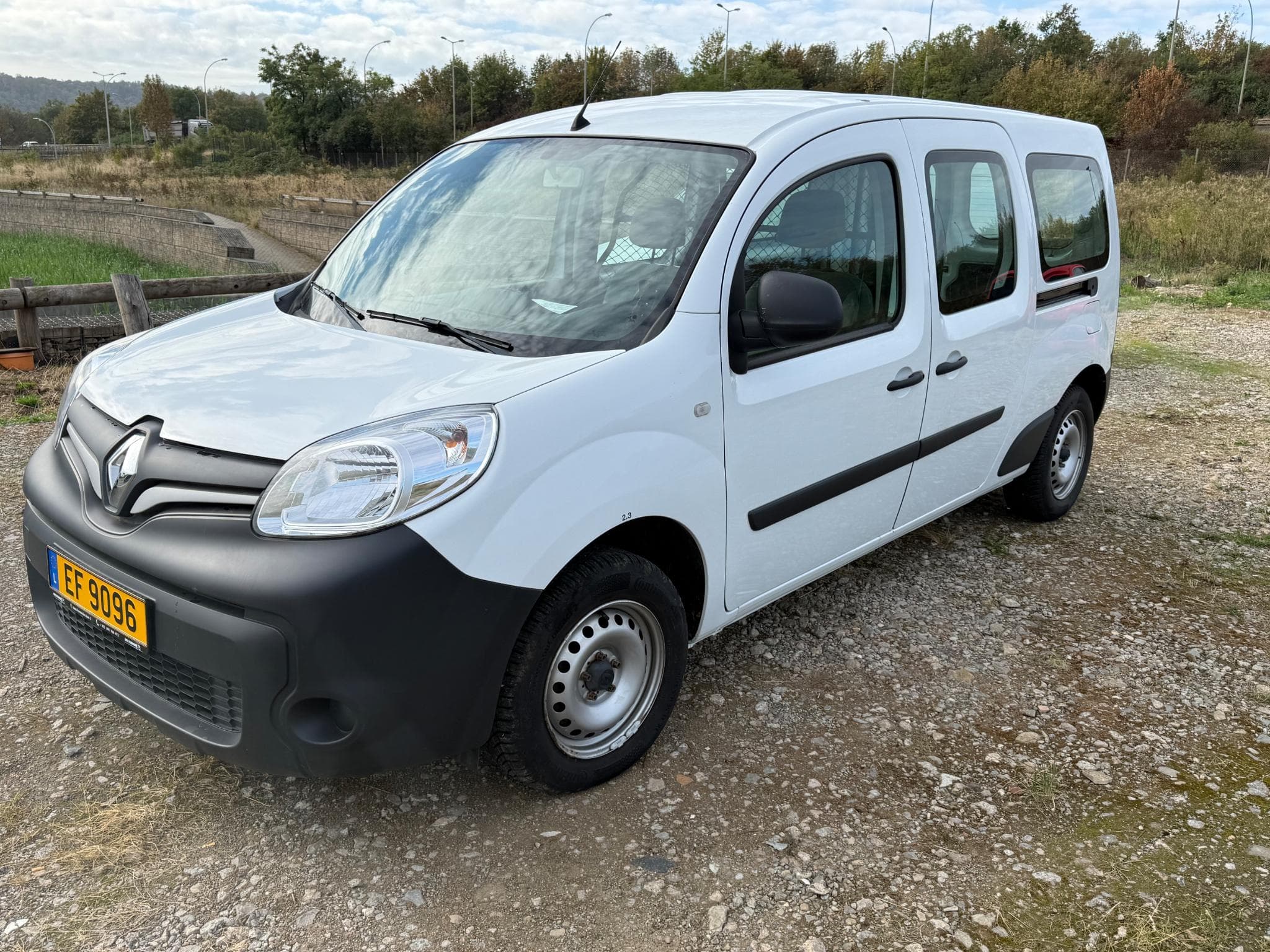 Renault Kangoo 1.5dci 95cv Maxi (2021) - Photo 1
