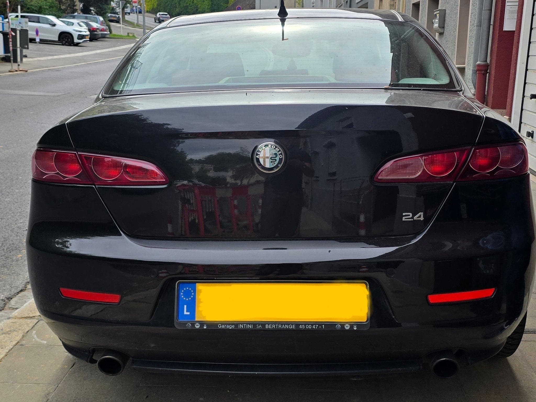Alfa-Romeo 159 2.4 JTDm  Giugiaro (2007) - Photo 2