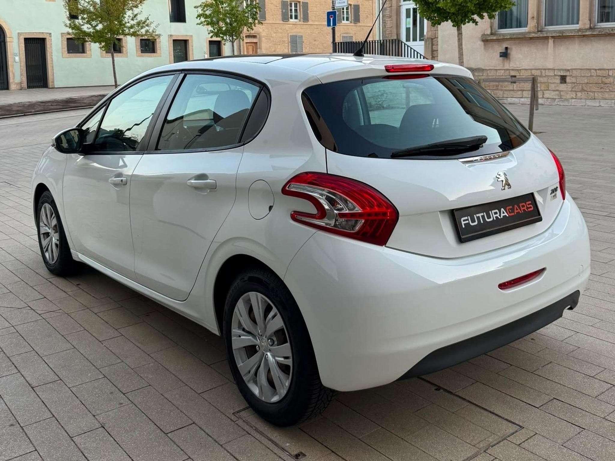 Peugeot 208 208 82ch (2013) - Photo 2