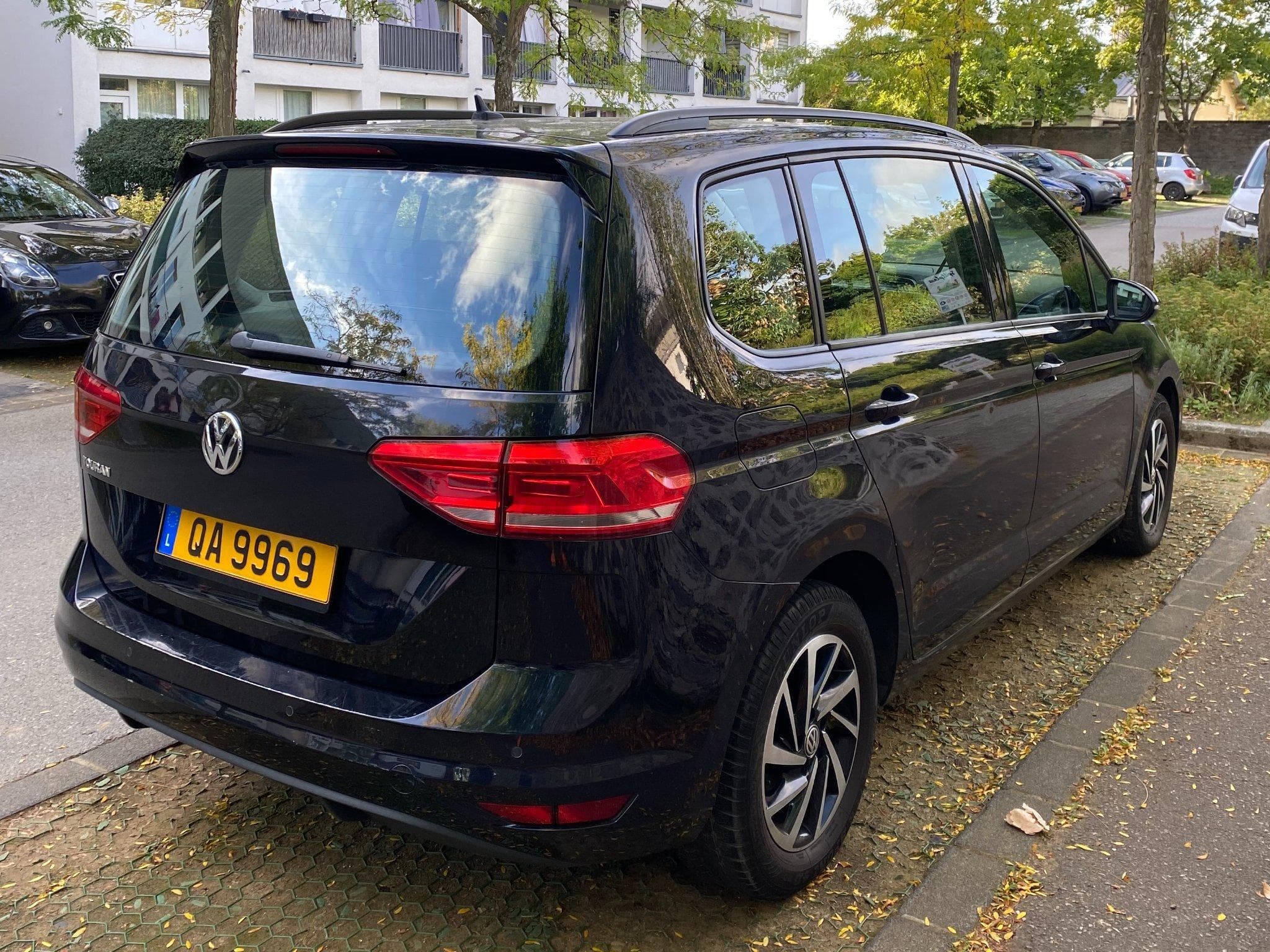 VW Touran 1.6 Tdi Bluemotion (2018) - Photo 2