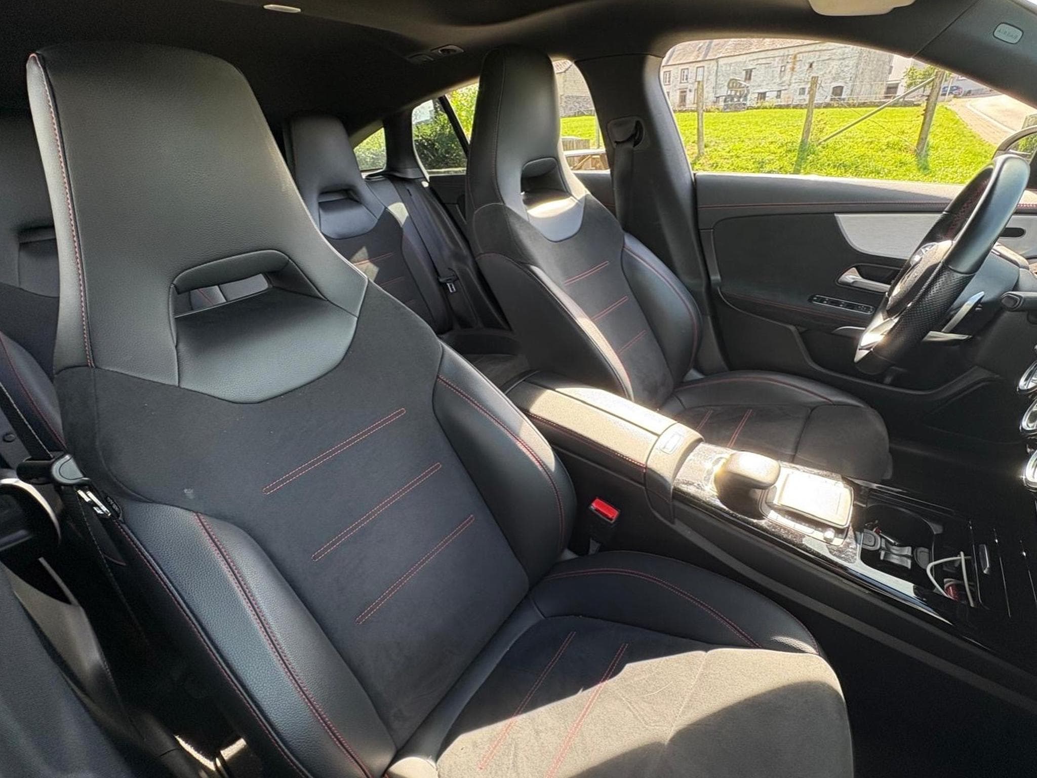Mercedes CLA 200 CLA 200 d Shooting Brake  Pack M (2022) - Foto 4