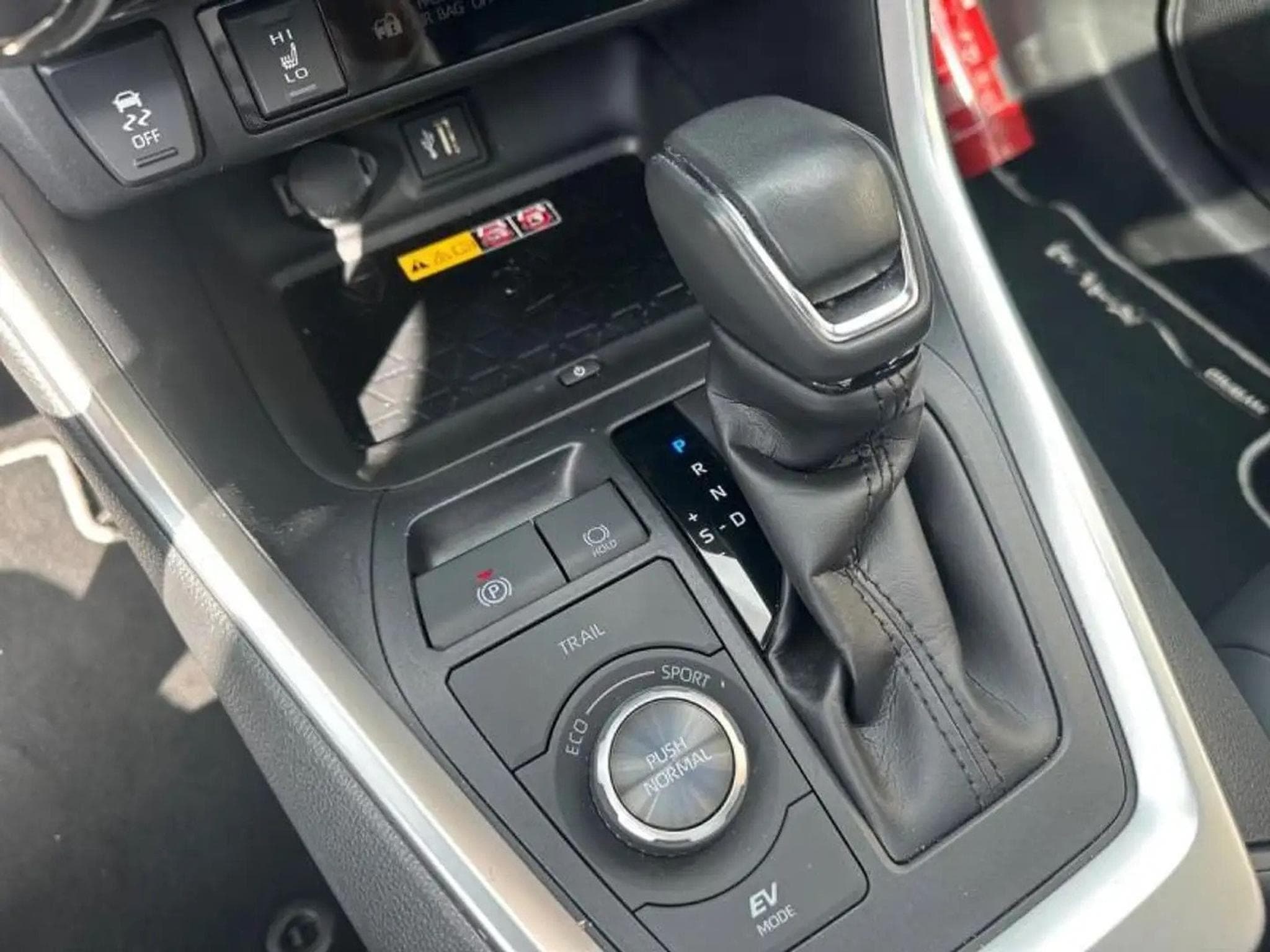 Toyota Rav 4 RAV4 Hybrid Style Plus4X4 Cuir Pano Full (2023) - Photo 6