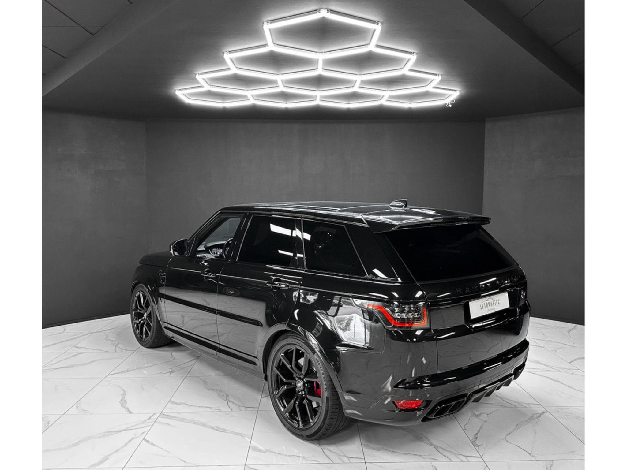 Land-Rover Range Rover Sport 5.0 V8 P575 SVR - full service (2020) - Photo 3