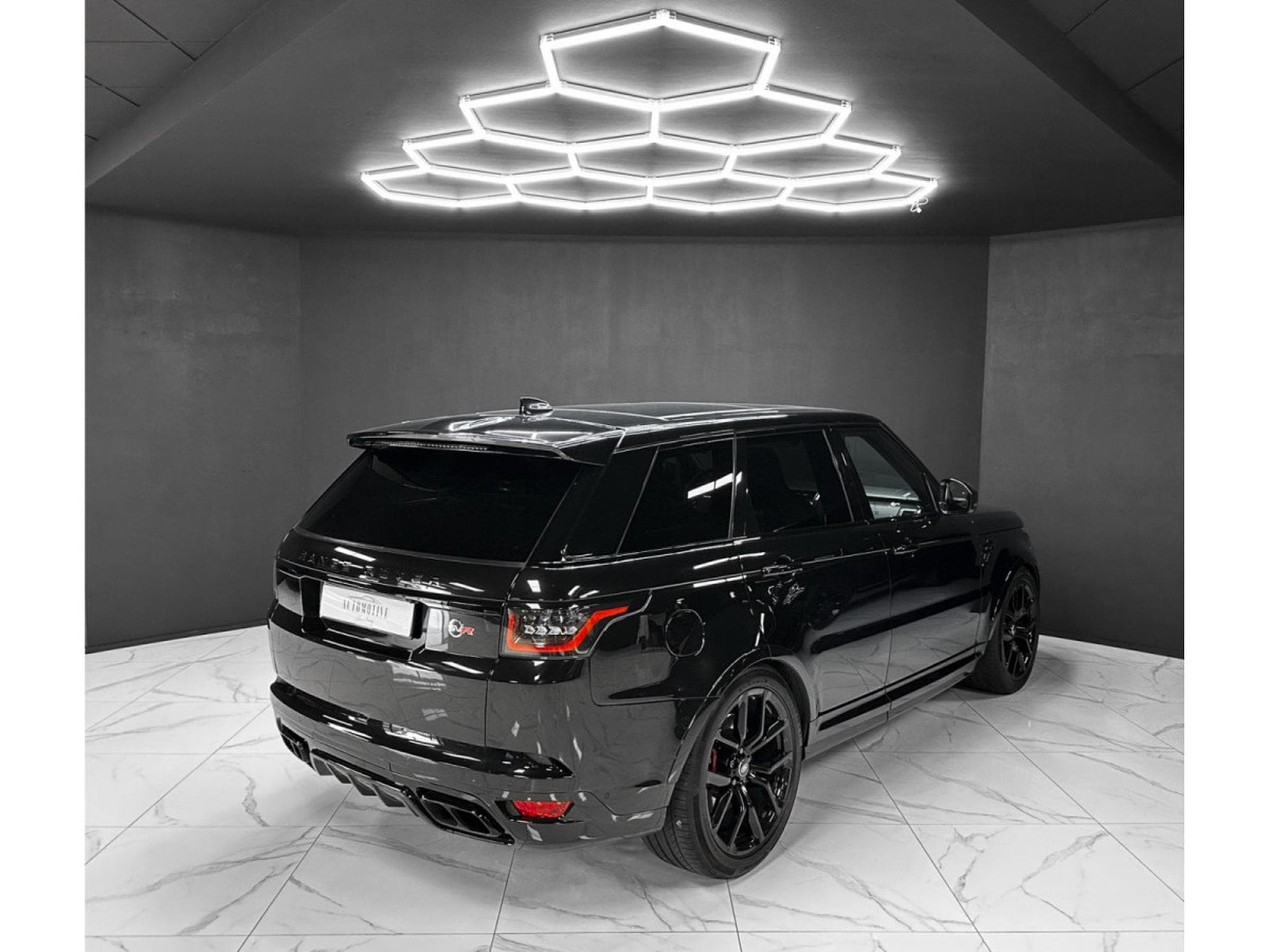 Land-Rover Range Rover Sport 5.0 V8 P575 SVR - full service (2020) - Photo 5