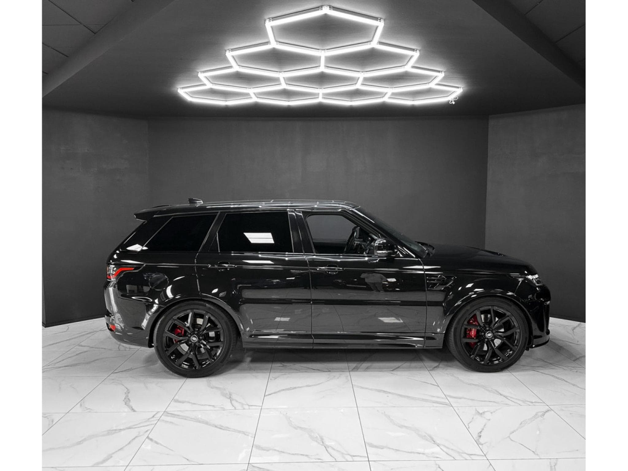 Land-Rover Range Rover Sport 5.0 V8 P575 SVR - full service (2020) - Photo 6