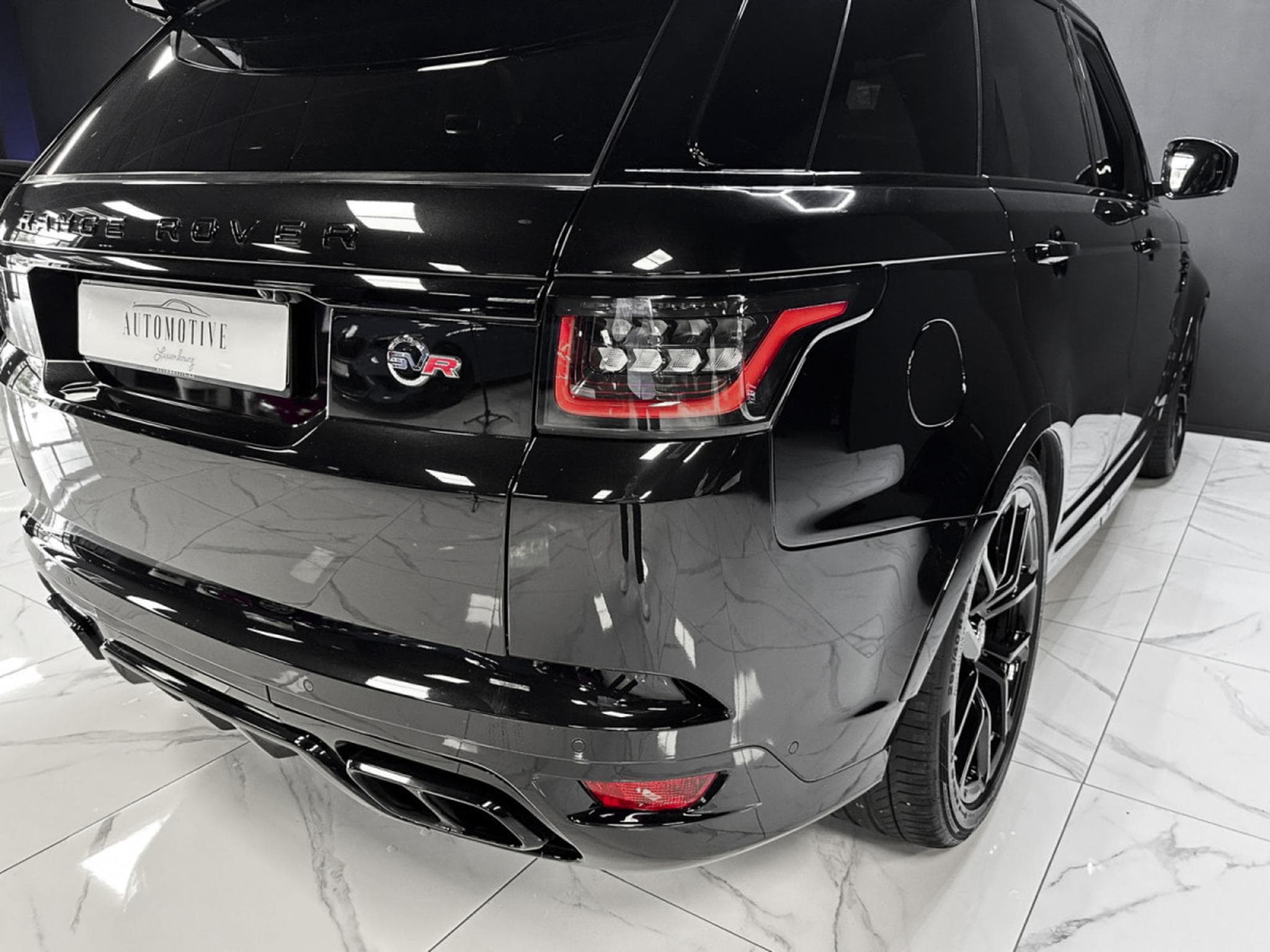 Land-Rover Range Rover Sport 5.0 V8 P575 SVR - full service (2020) - Photo 9