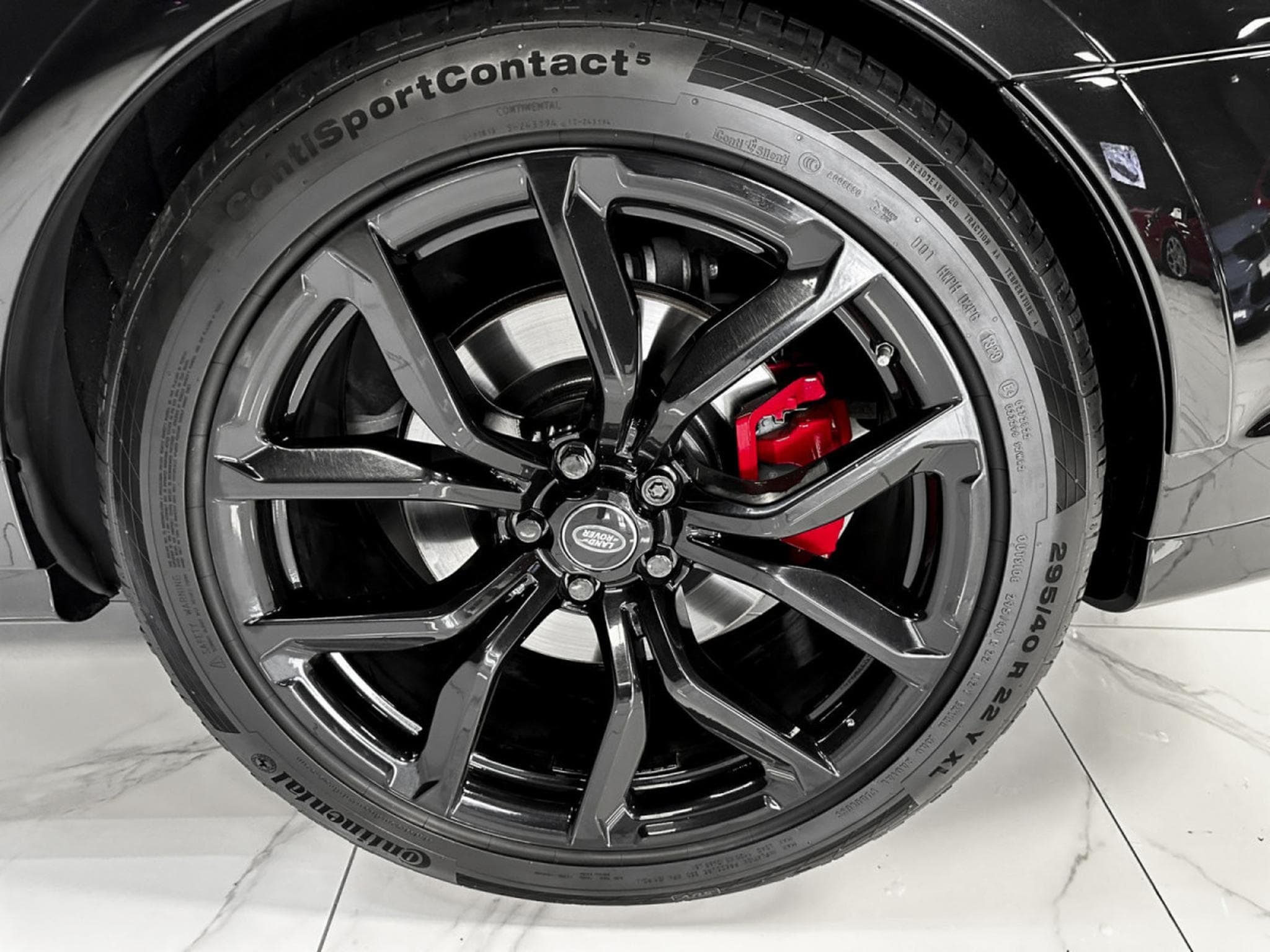 Land-Rover Range Rover Sport 5.0 V8 P575 SVR - full service (2020) - Photo 10