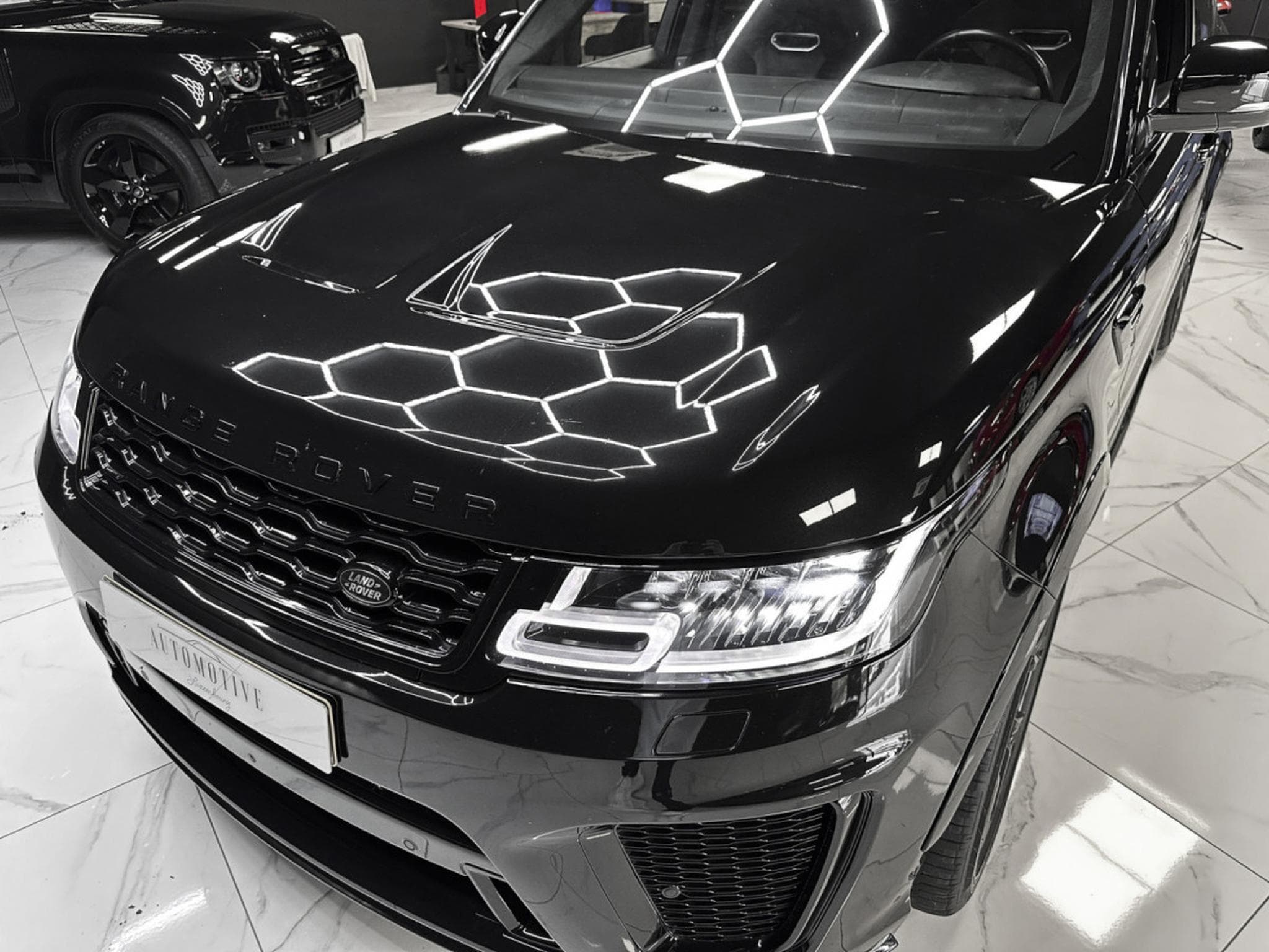 Land-Rover Range Rover Sport 5.0 V8 P575 SVR - full service (2020) - Photo 11