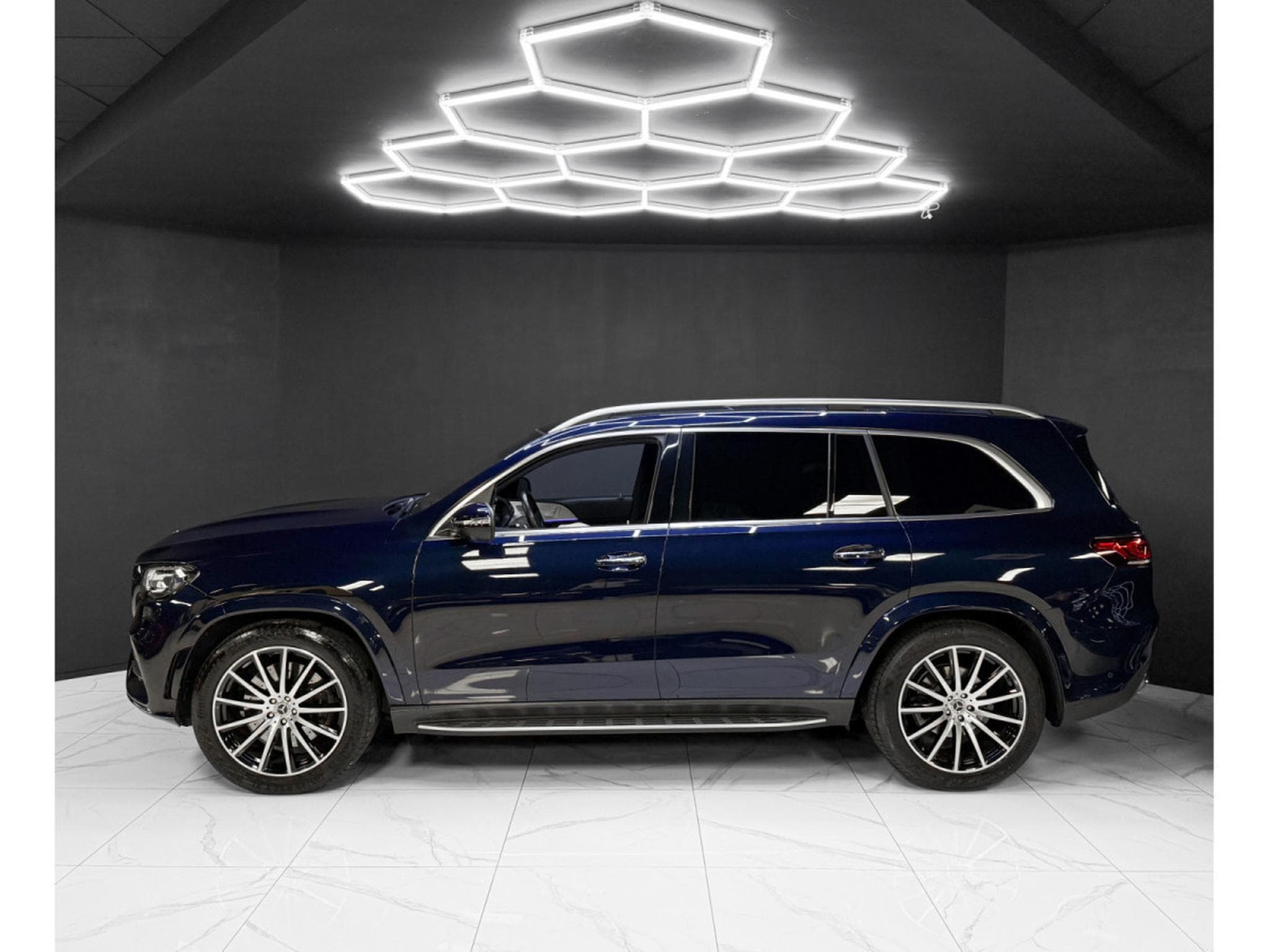 Mercedes GLS 400 d AMG Line 7 seats FULL (2020) - Photo 2