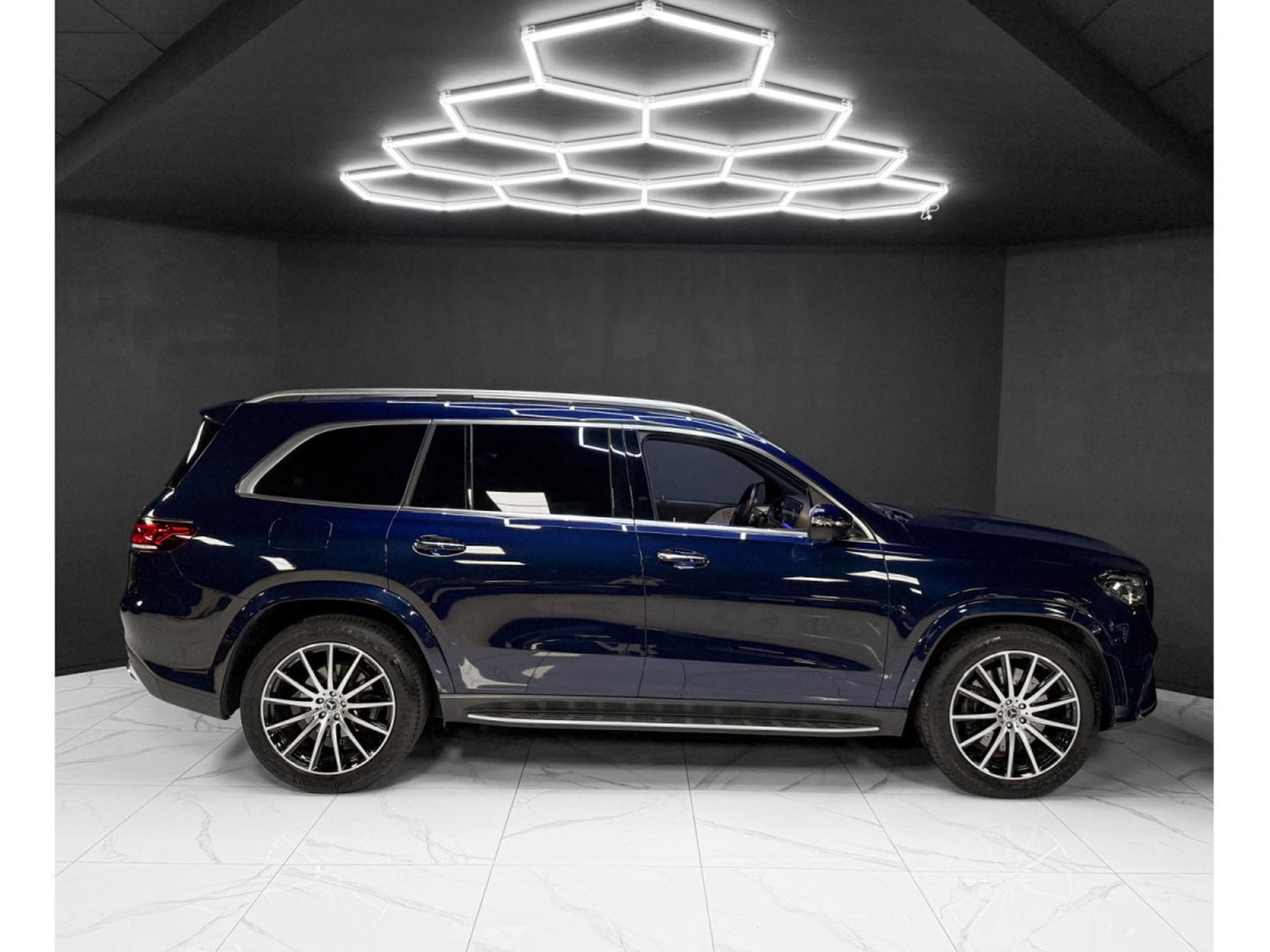 Mercedes GLS 400 d AMG Line 7 seats FULL (2020) - Photo 6