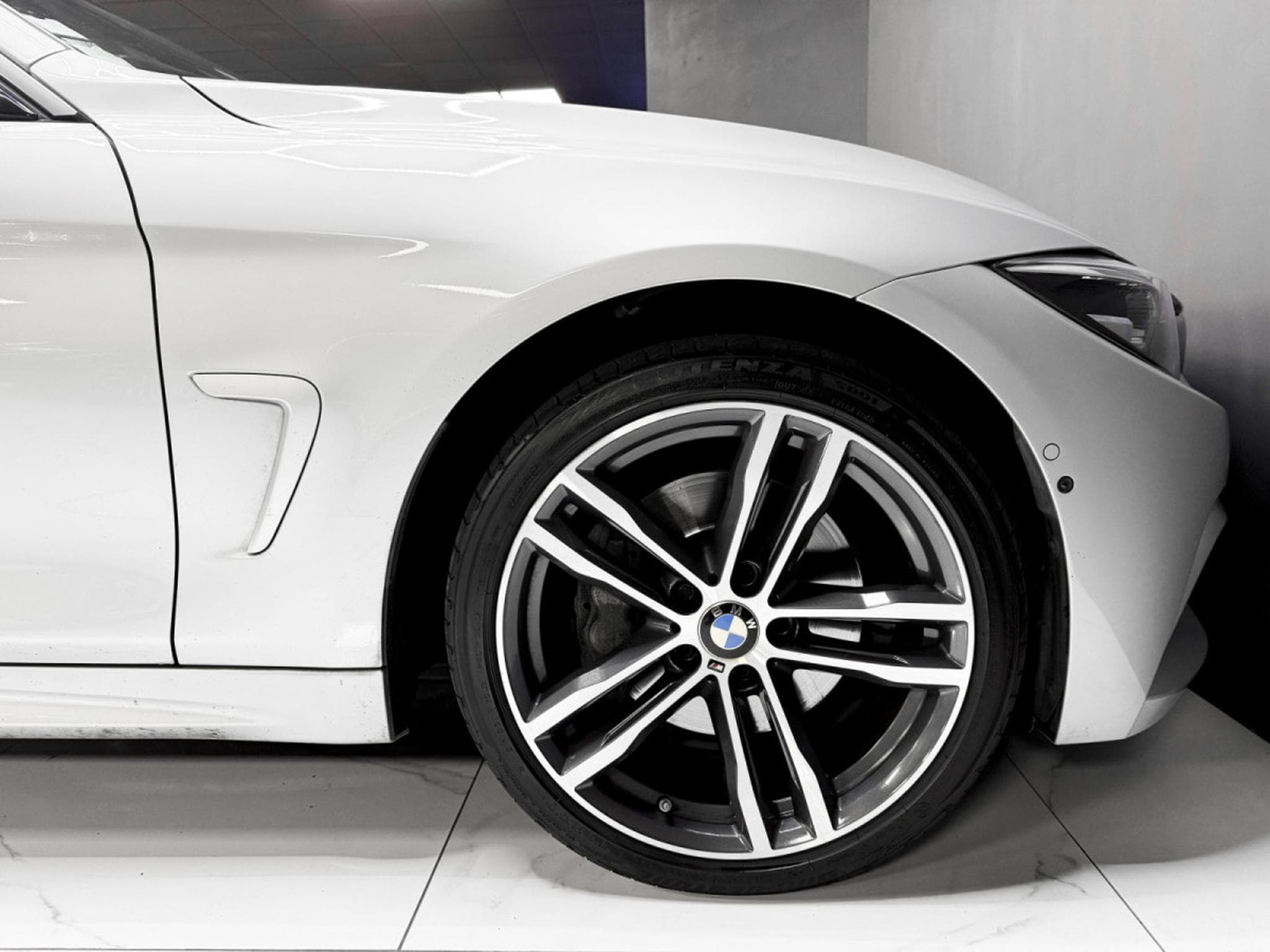 BMW 435 435d xDrive M Sport Cabrio (2018) - Photo 13