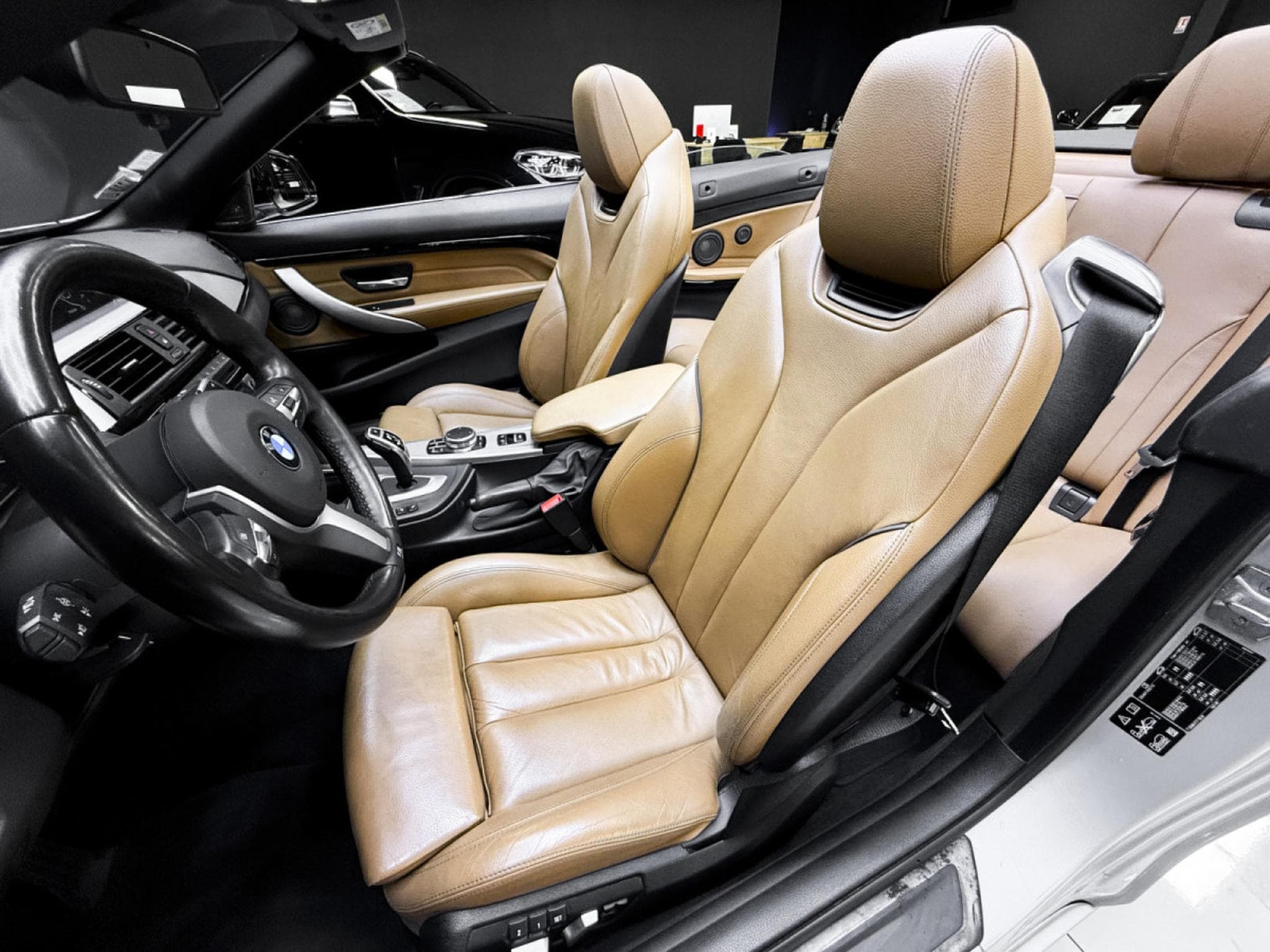 BMW 435 435d xDrive M Sport Cabrio (2018) - Photo 11