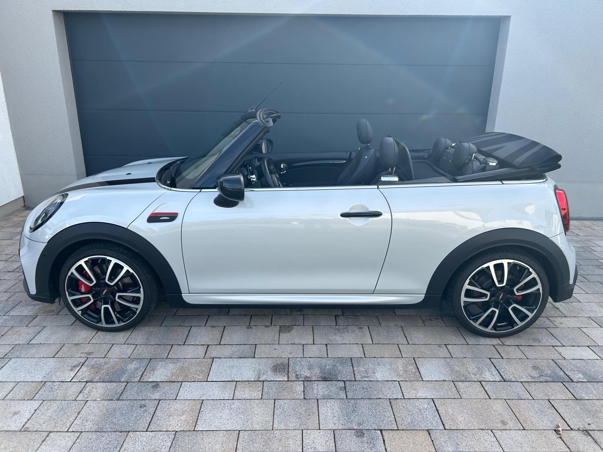 Mini Cabrio Cooper John Cooper Works (2022) - Photo 2