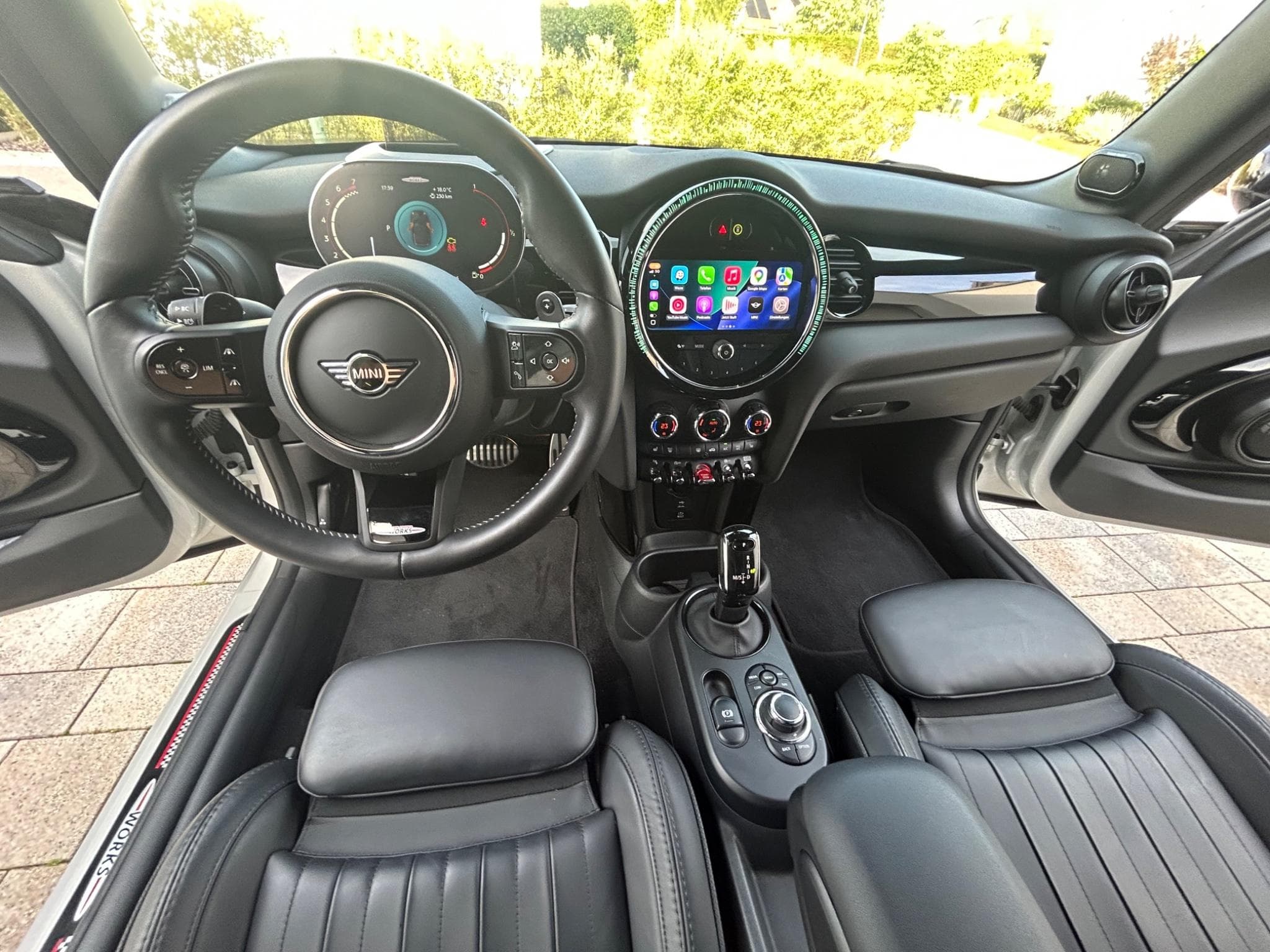 Mini Cabrio Cooper John Cooper Works (2022) - Photo 9