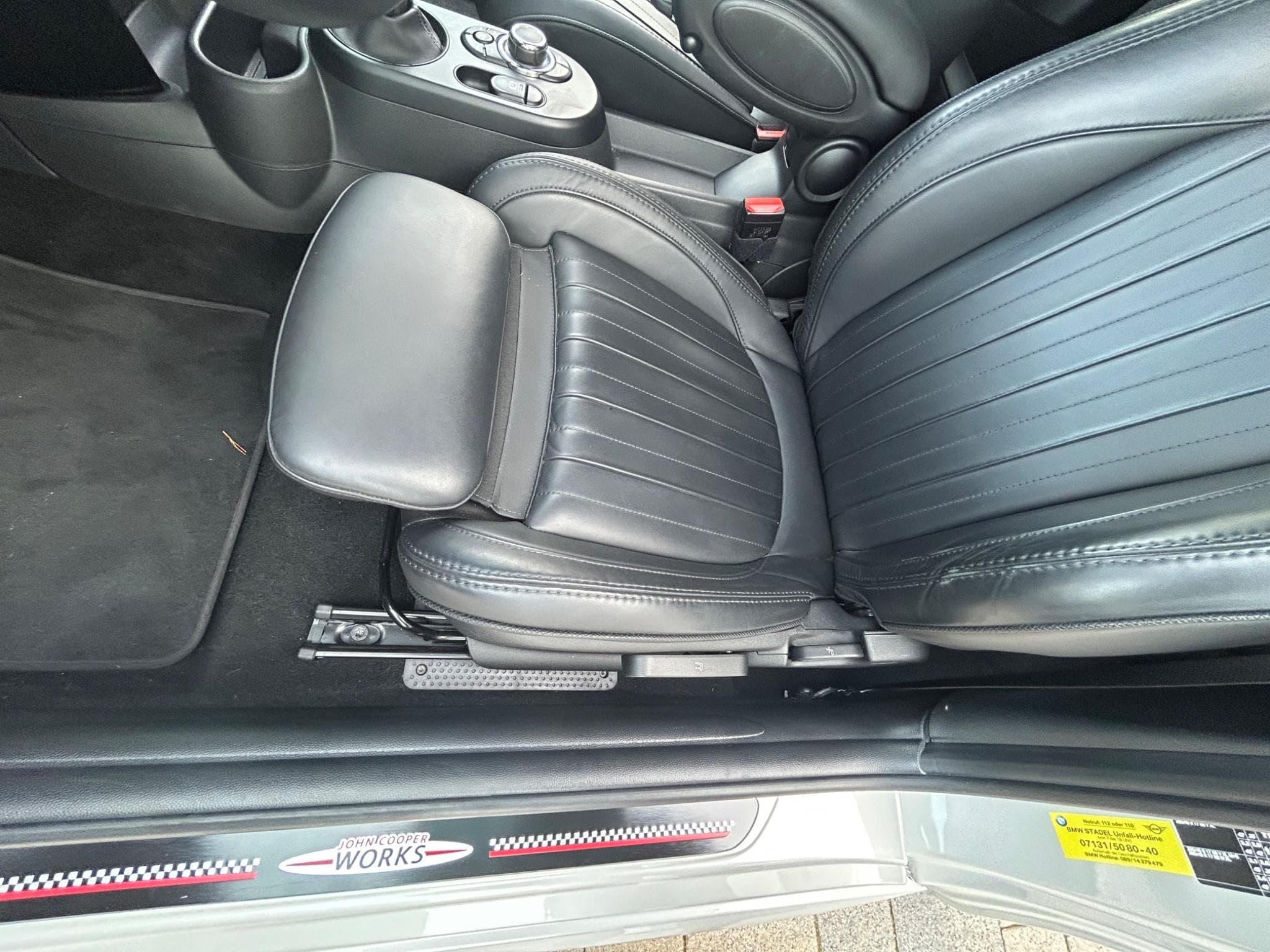 Mini Cabrio Cooper John Cooper Works (2022) - Photo 10